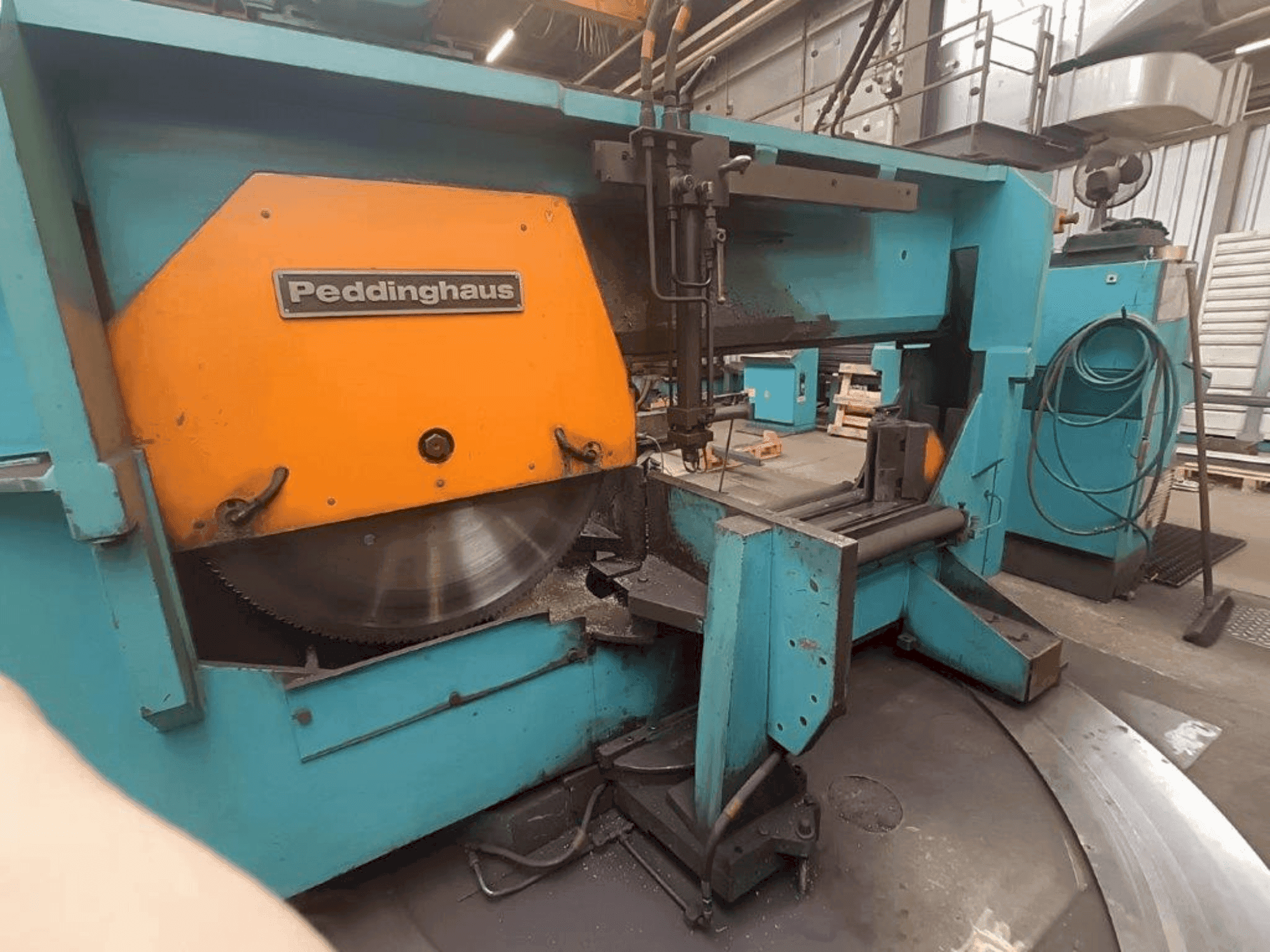 Frontansicht der Peddinghaus TDK 1000/9E Maschine