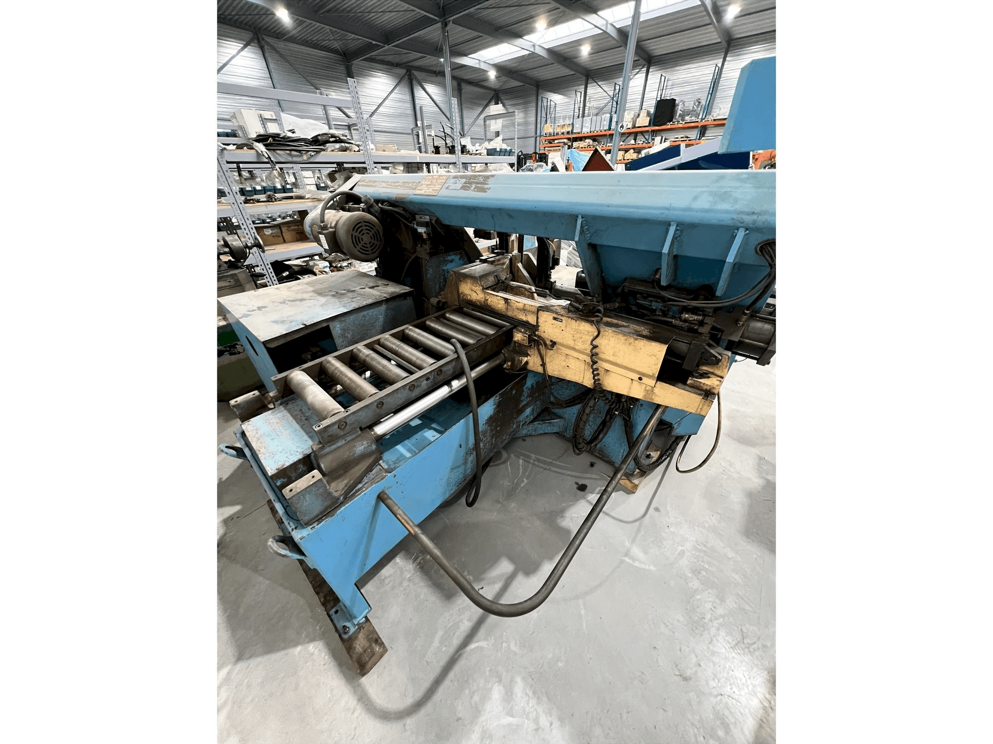 Frontansicht der DoALL 3300NC Maschine