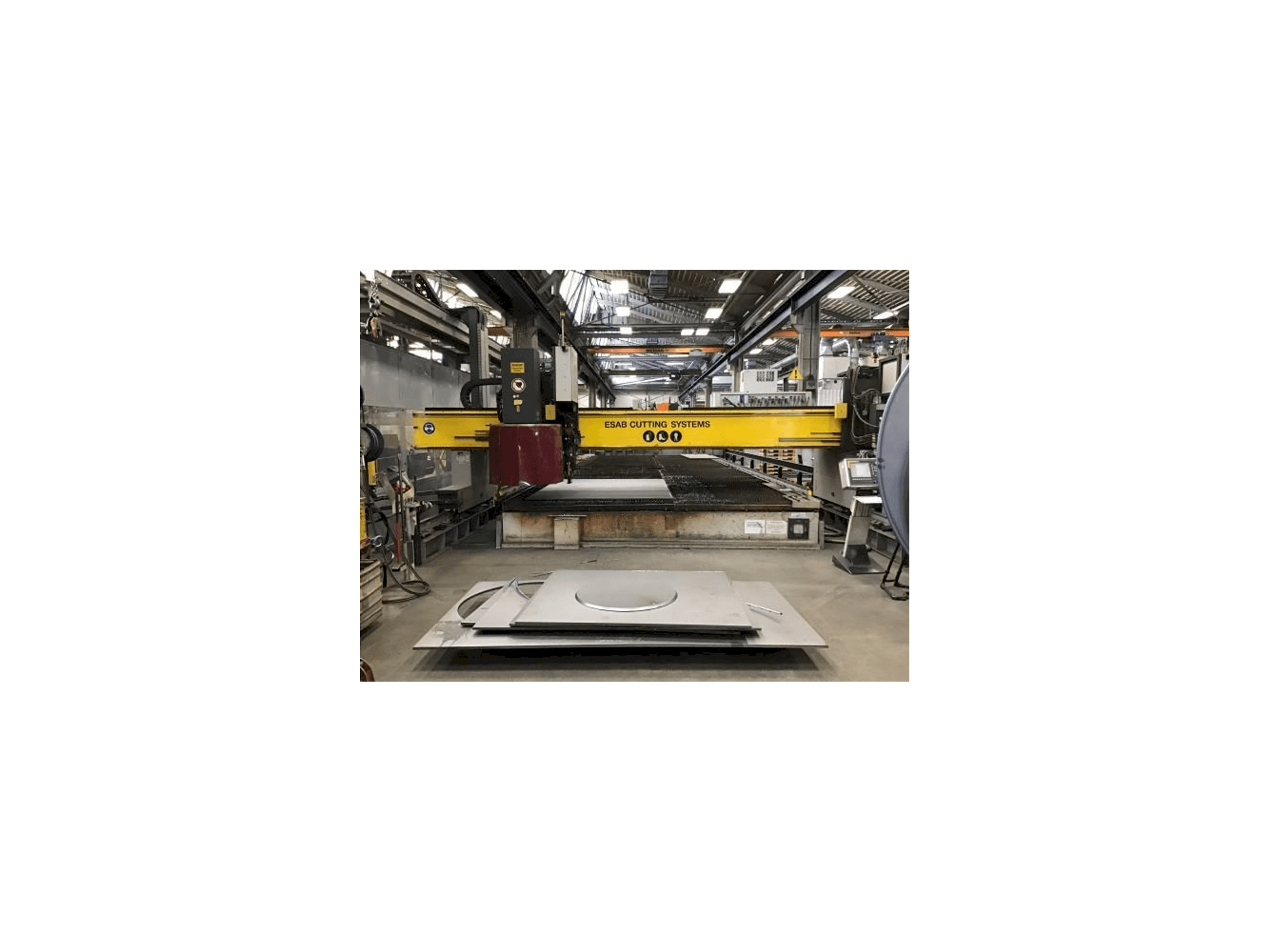 Frontansicht der ESAB NXB 6500 Maschine