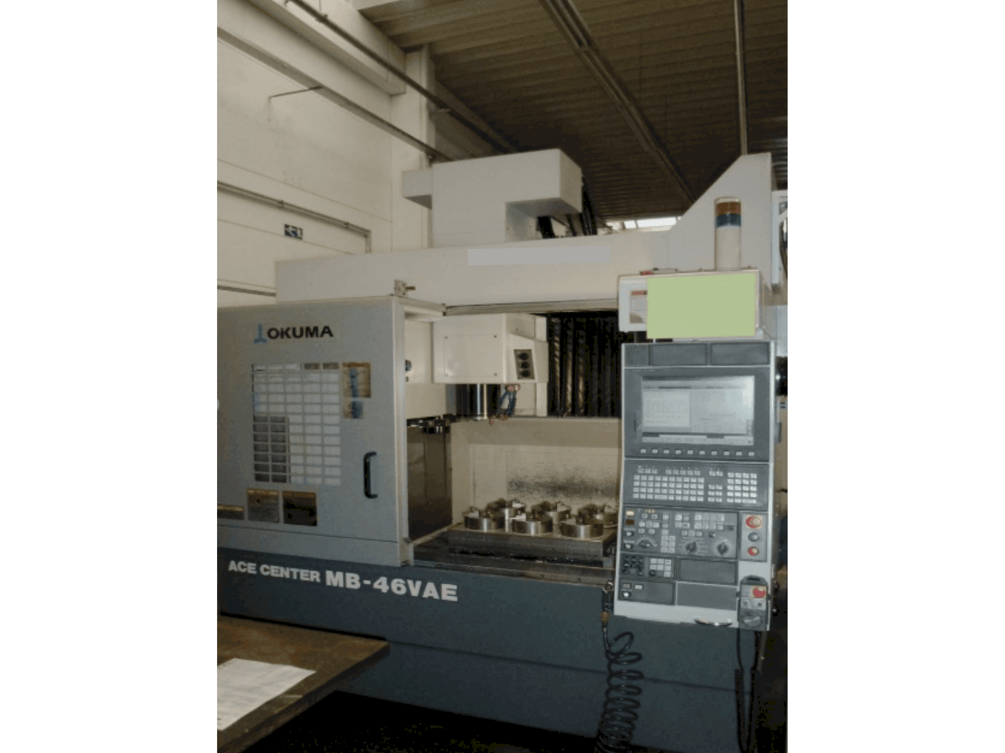 Frontansicht der Okuma MB-46VAE Maschine