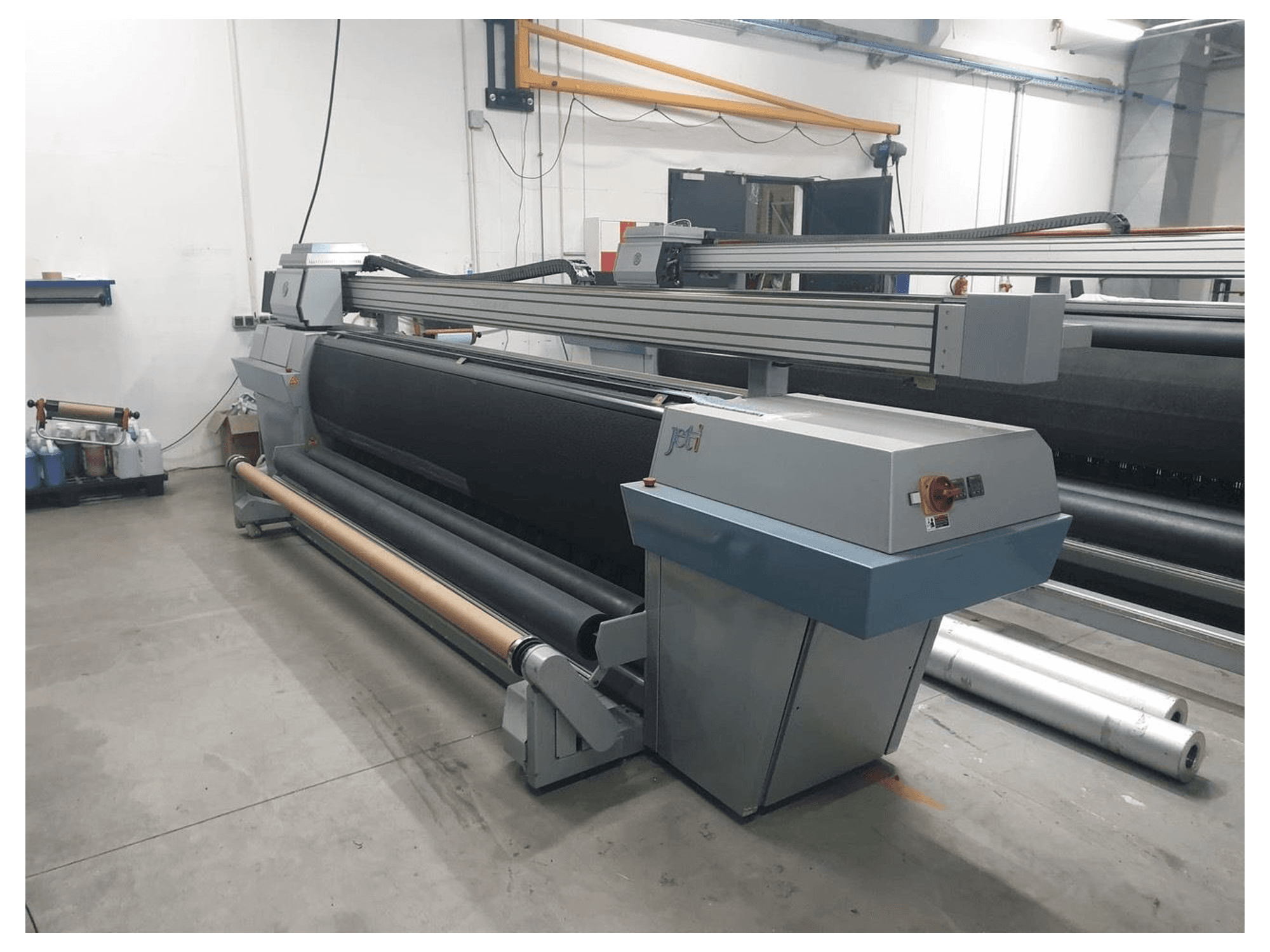 Frontansicht der JETI 3300 Maschine