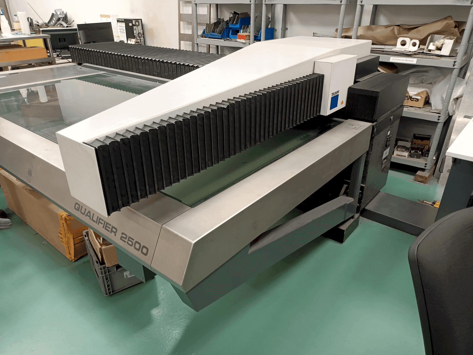 Frontansicht der TRUMPF Qualifier 2500 Maschine