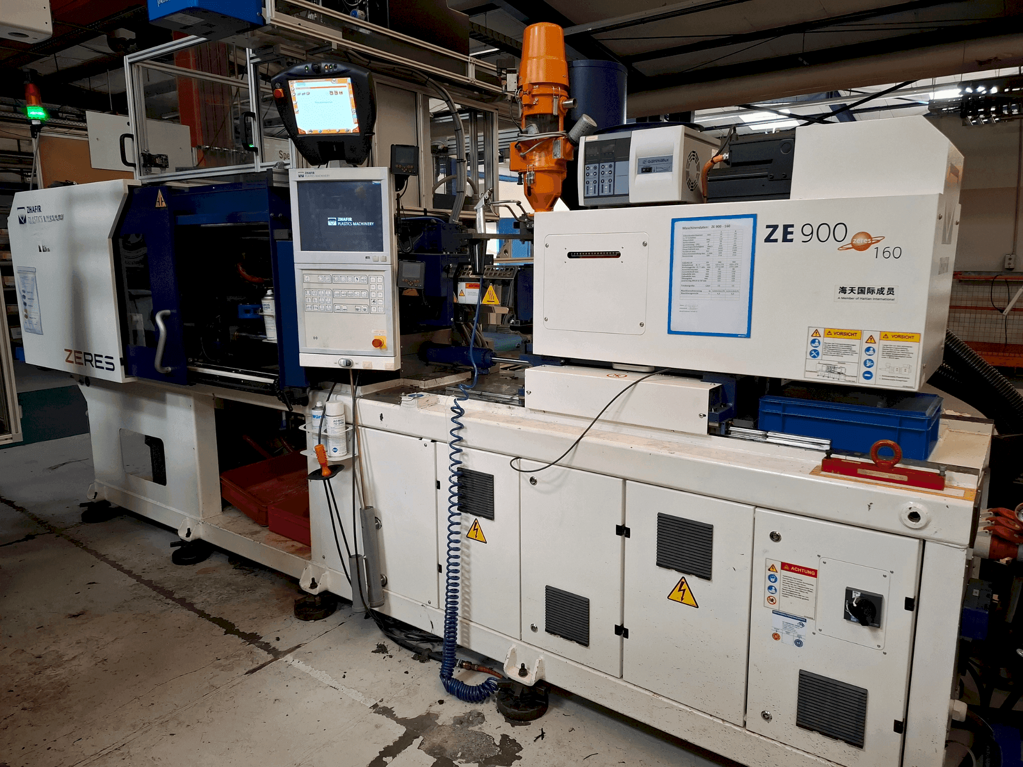 Frontansicht der HAITIAN ZHAFIR Zeres 900/160 Maschine