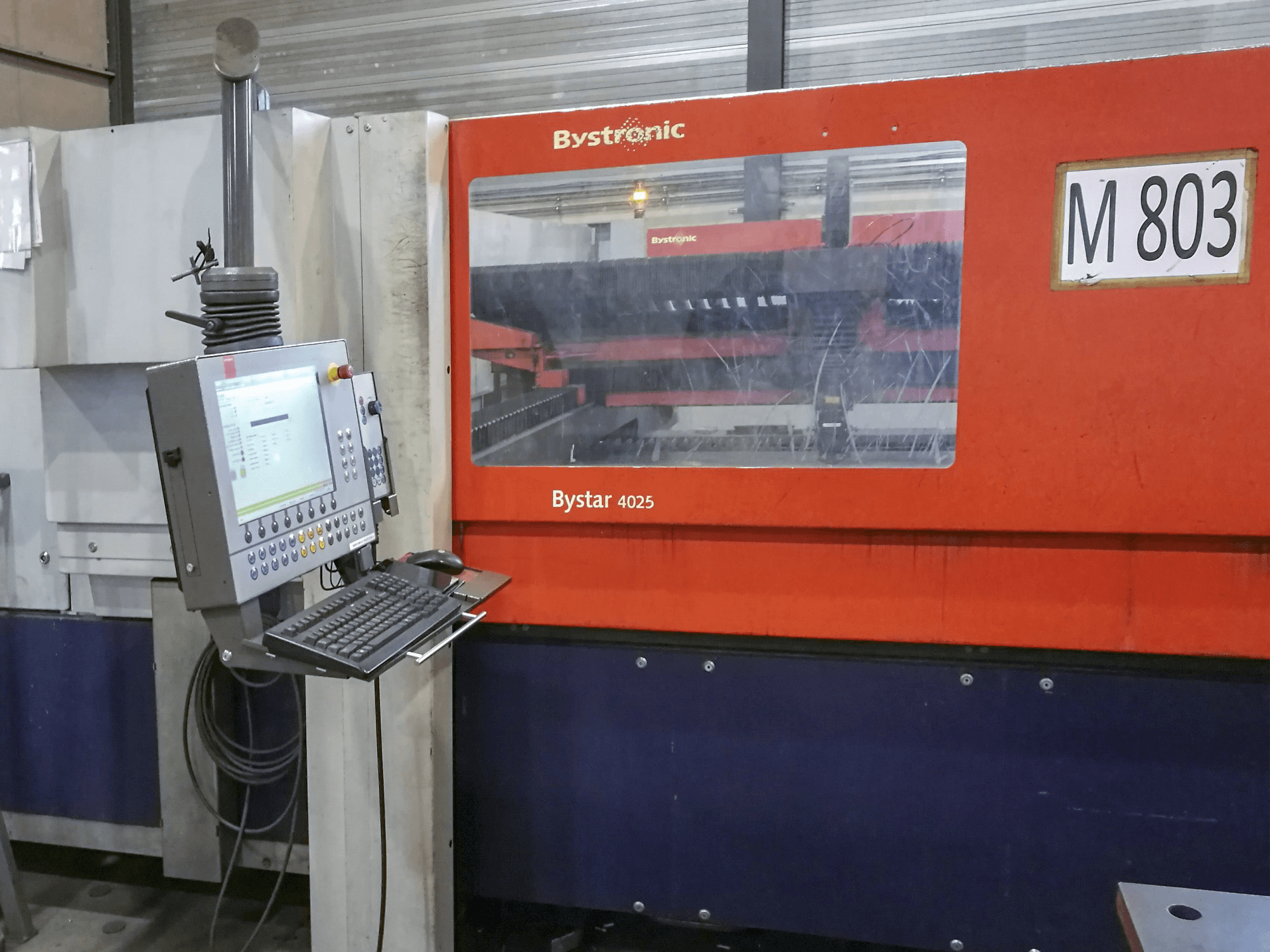 Frontansicht der Bystronic Bystar 4025 NT 80 Maschine