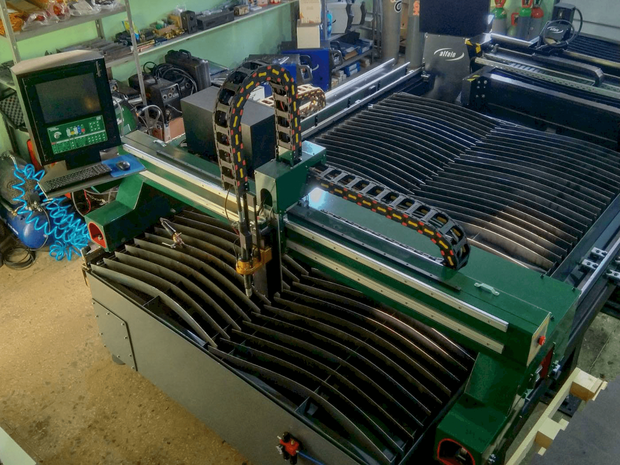 Frontansicht der Huawei HNC-2500W Maschine