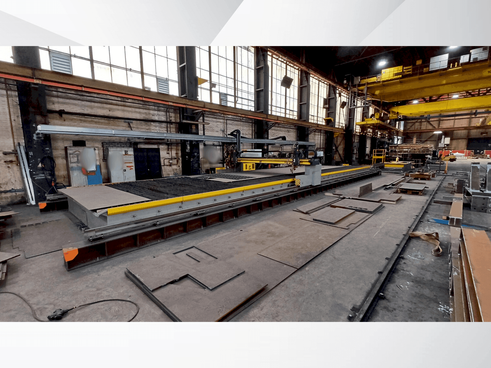 Frontansicht der ESAB SXE-P4500 Maschine