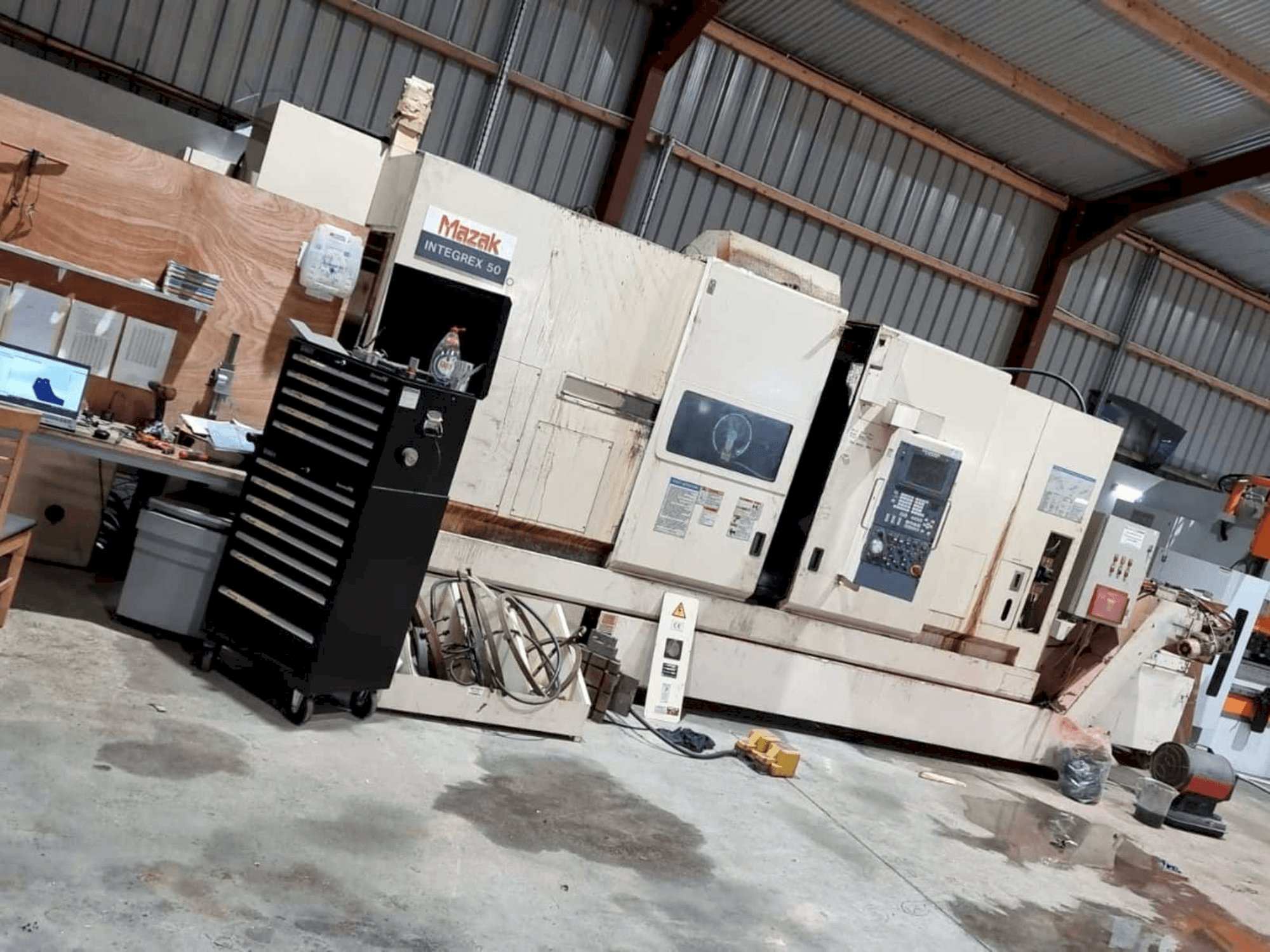 Frontansicht der Mazak Integrex 50YR-1500U Maschine