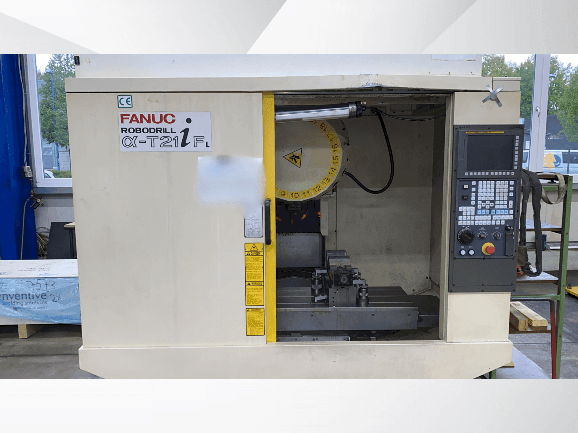 Frontansicht der FANUC a-T21iFL Maschine