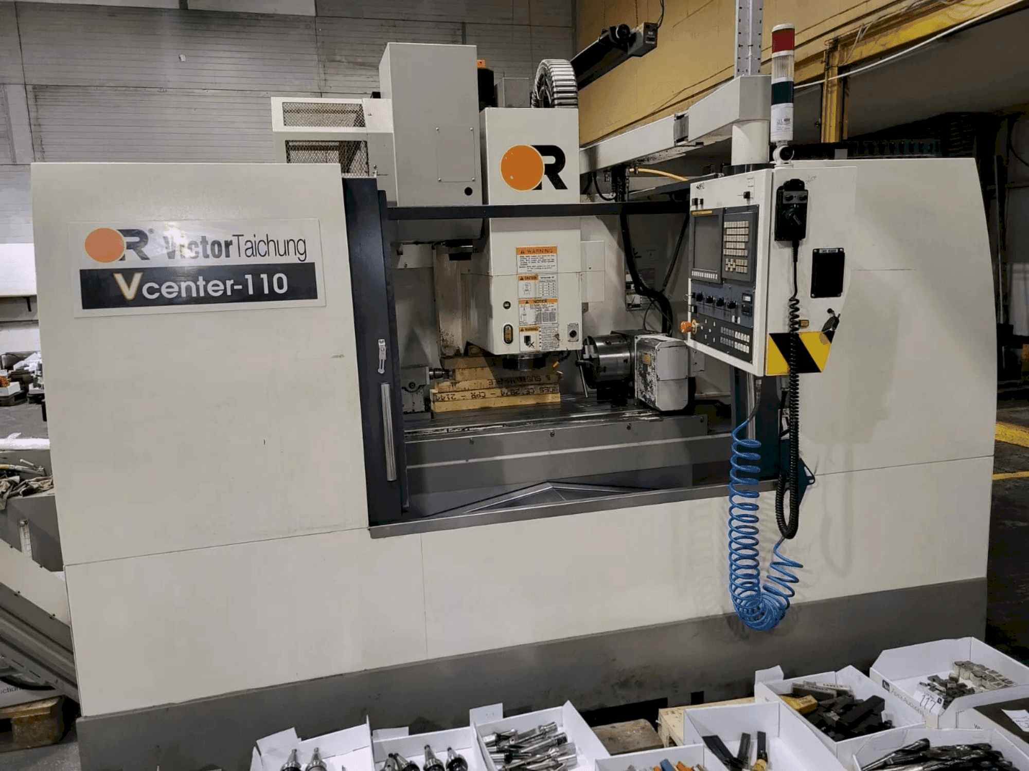 Frontansicht der Victor V center - 110 Maschine