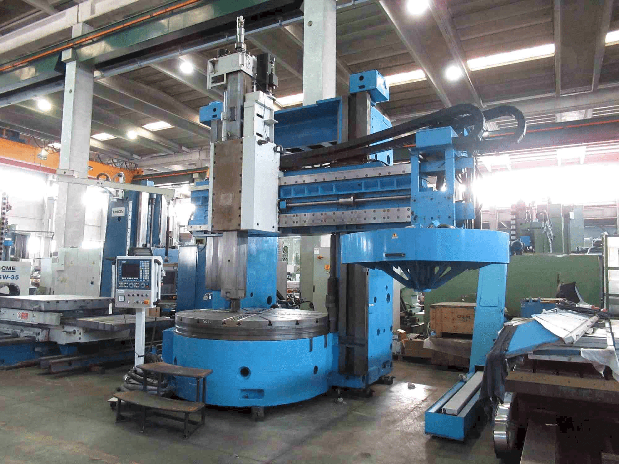 Frontansicht der Titan SC 22 CNC Maschine