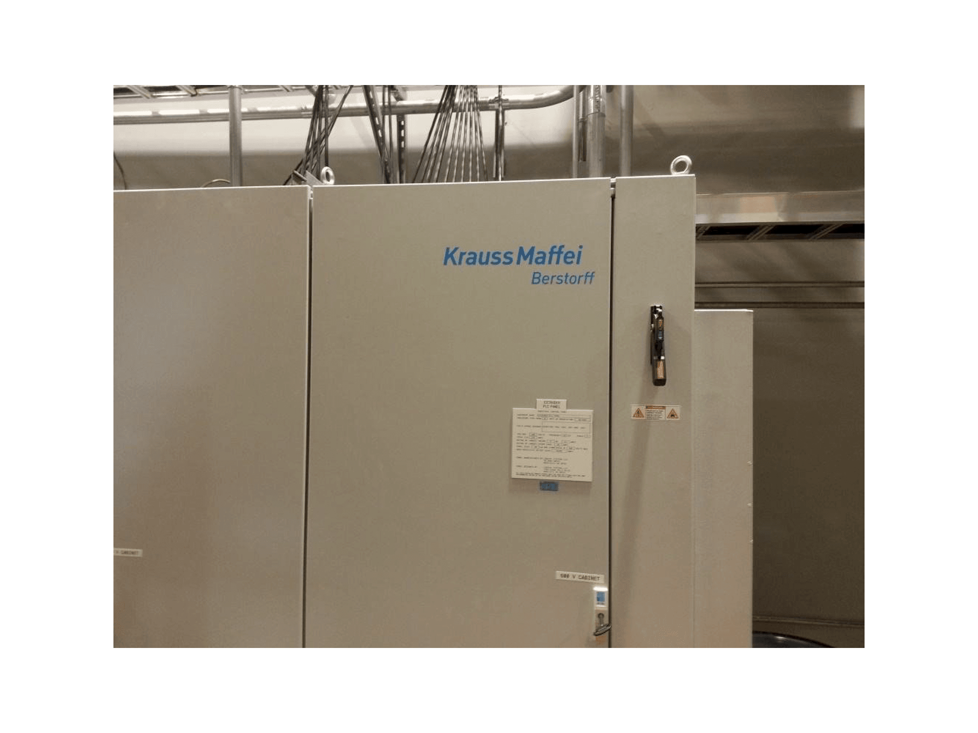 Frontansicht der Krauss Maffei Berstorff Extrusion Line Maschine