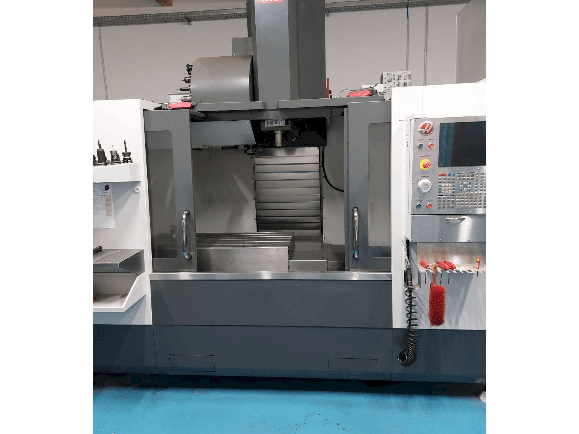 Frontansicht der HAAS VF3 Maschine