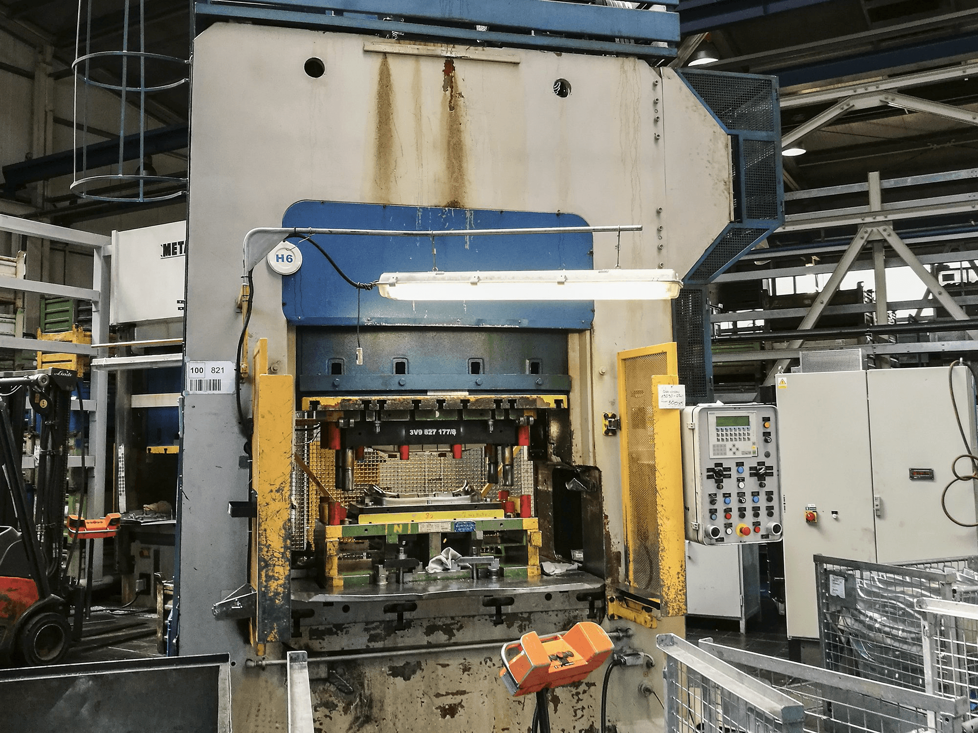 Frontansicht der SMERAL LKT 250 Maschine