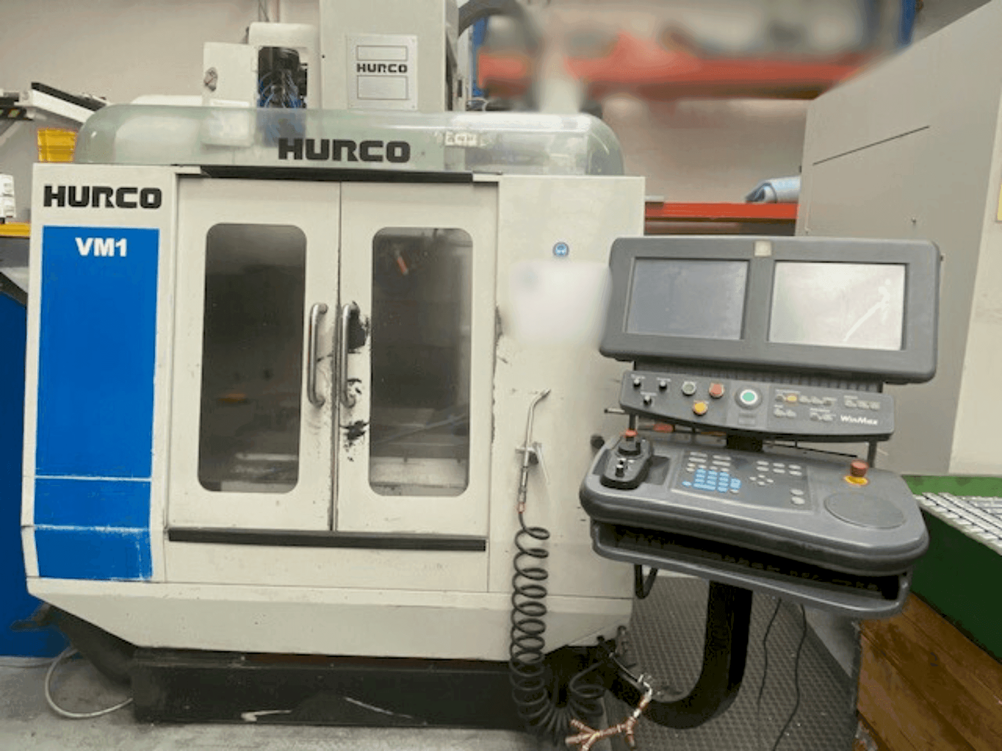 Frontansicht der Hurco VM1 Maschine