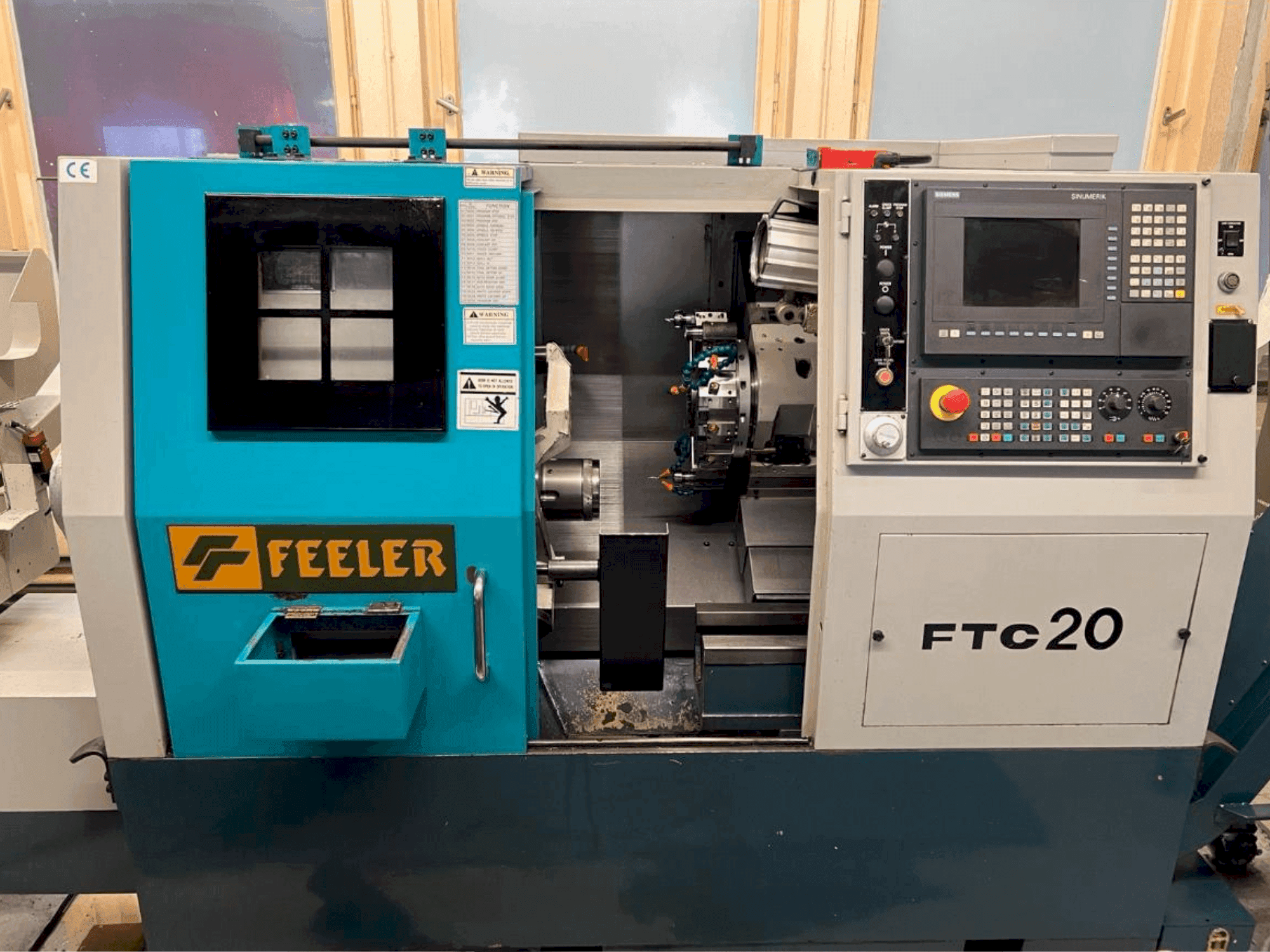 Frontansicht der Feeler FTC 20 Maschine