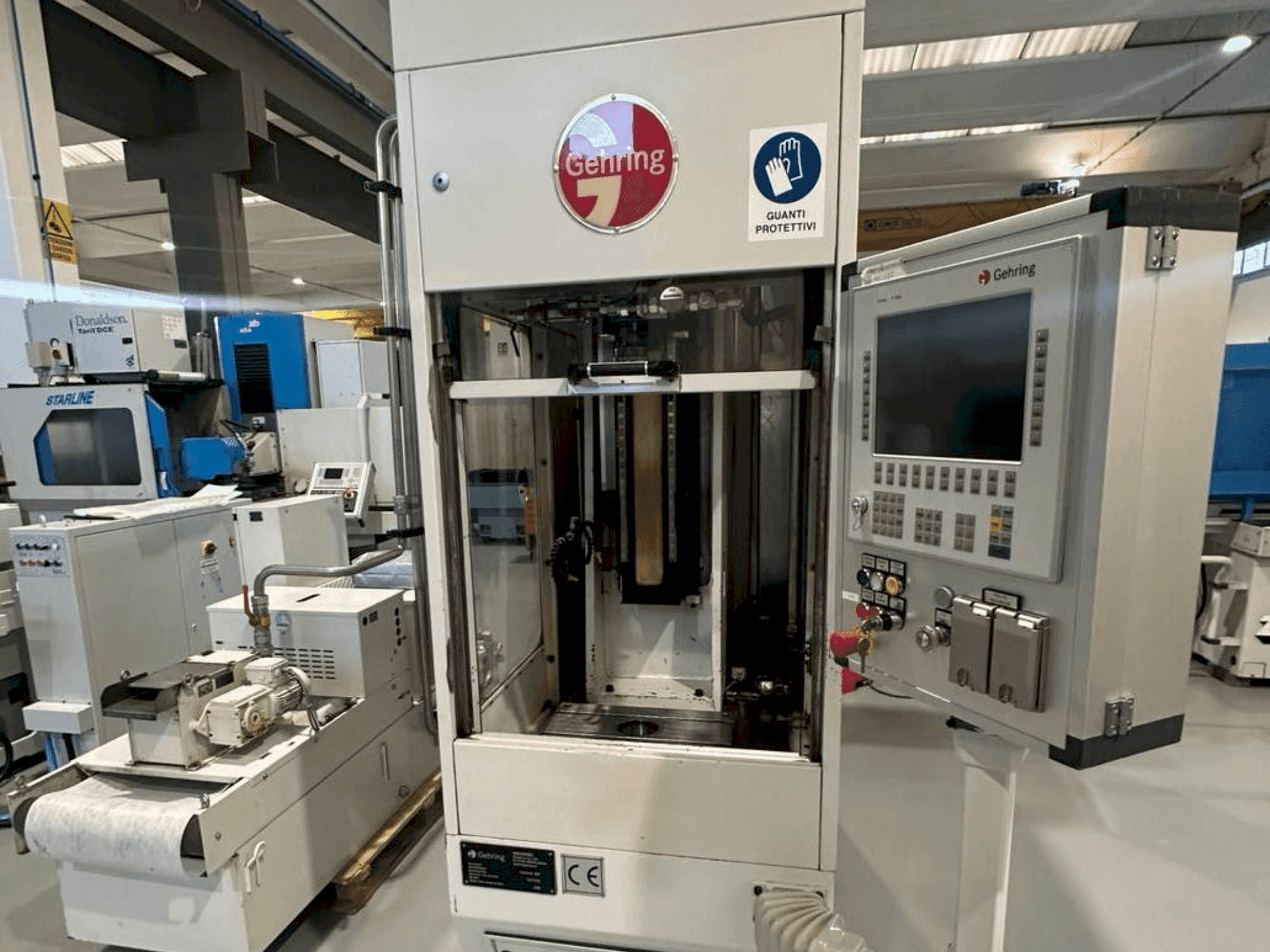 Frontansicht der GEHRING LIFEHONE 600 Maschine