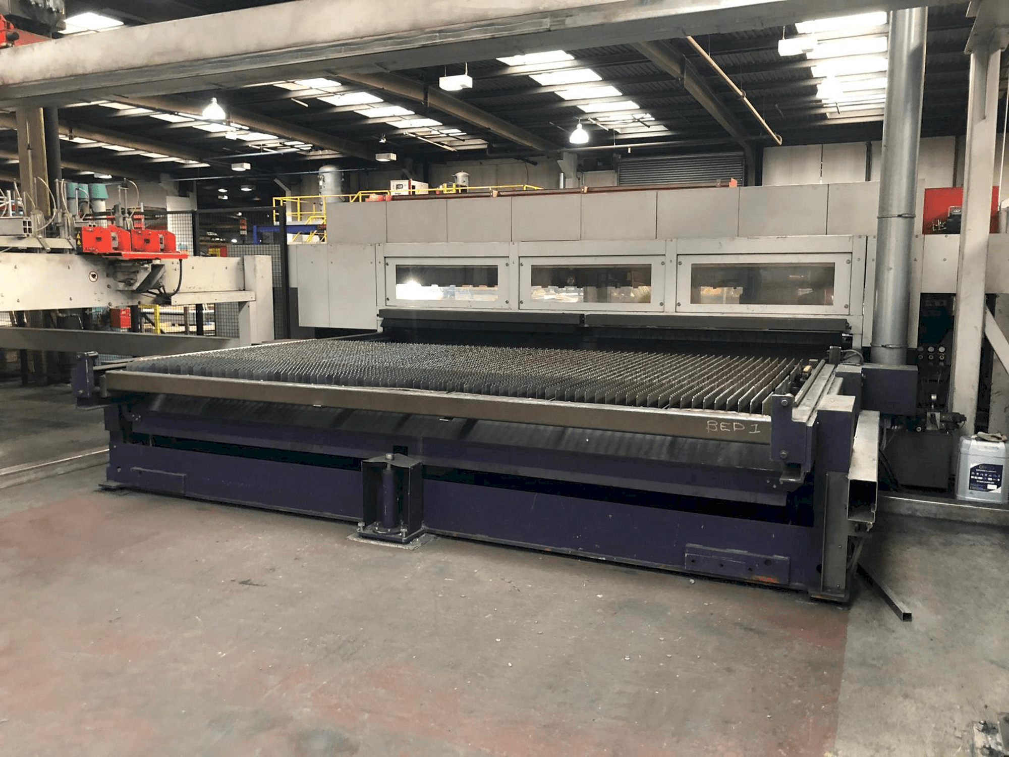 Frontansicht der Bystronic Byspeed 4020 Maschine