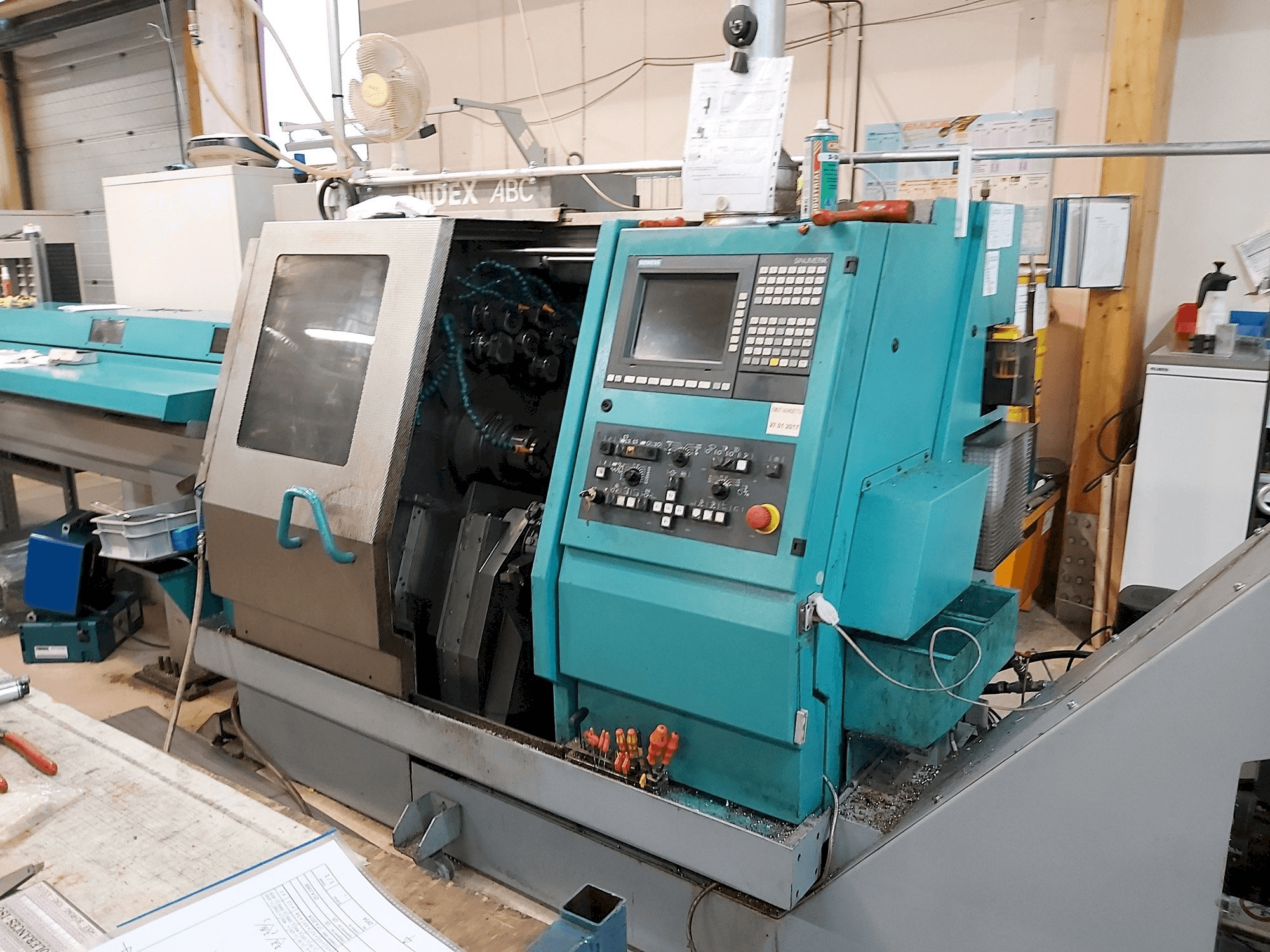 Frontansicht der Index ABC Maschine