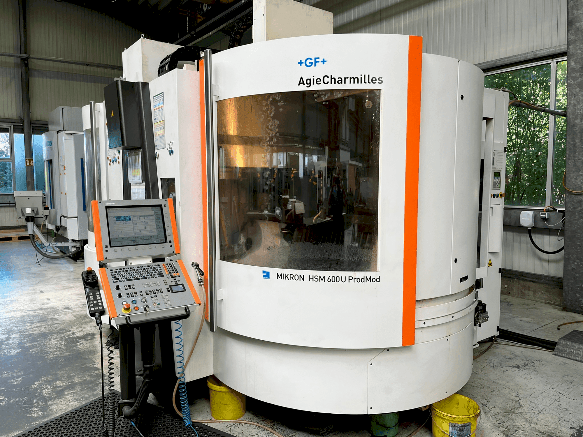 Frontansicht der MIKRON HSM 600 U Maschine