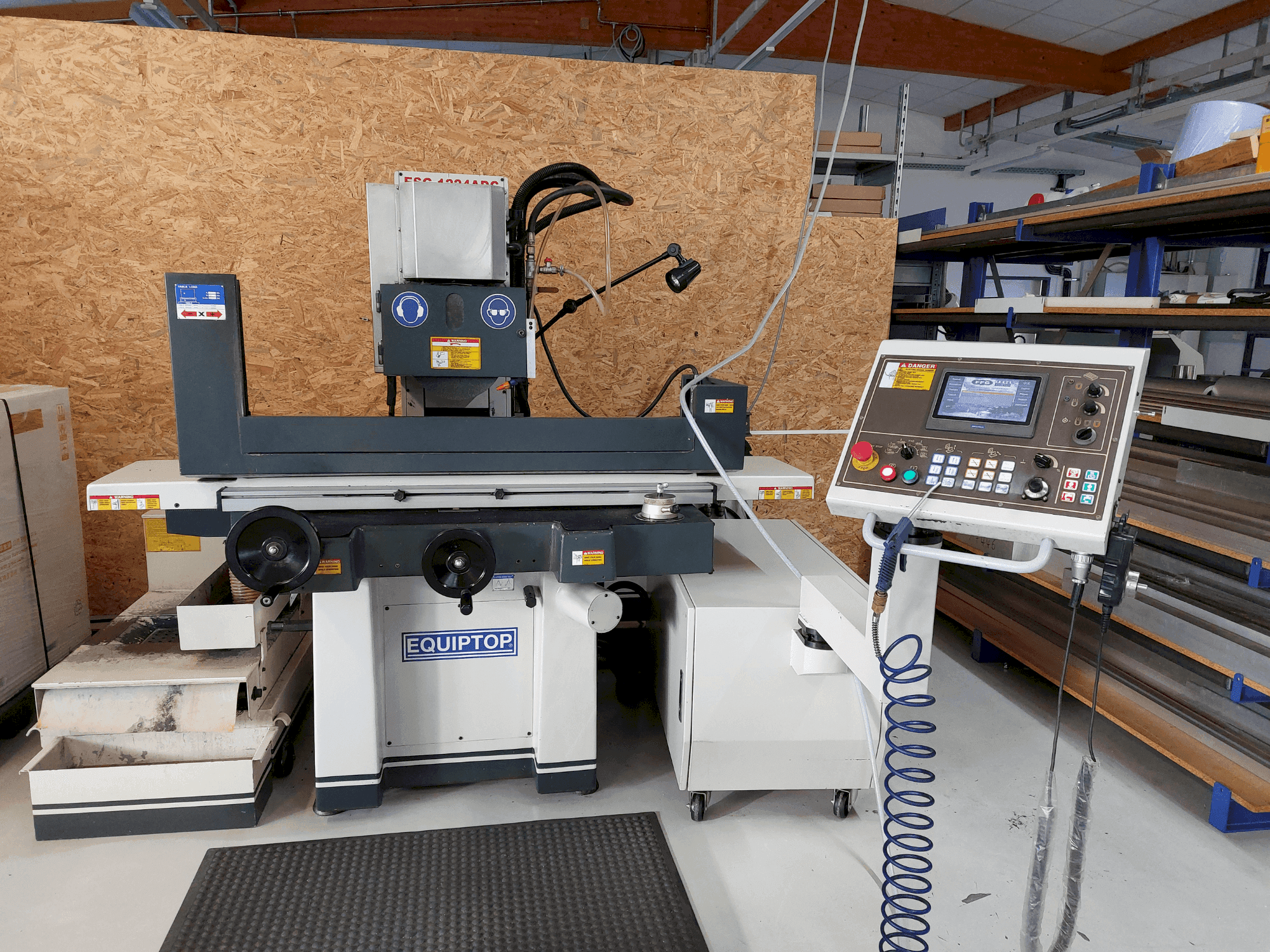 Frontansicht der EQUIPTOP ESG-1224 ADC Maschine