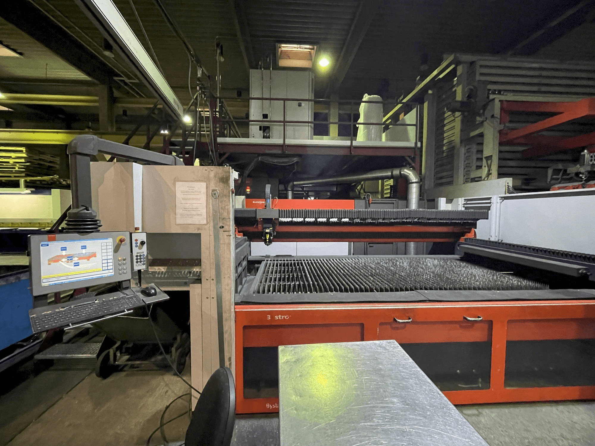 Frontansicht der Bystronic Bylaser 4400 Maschine