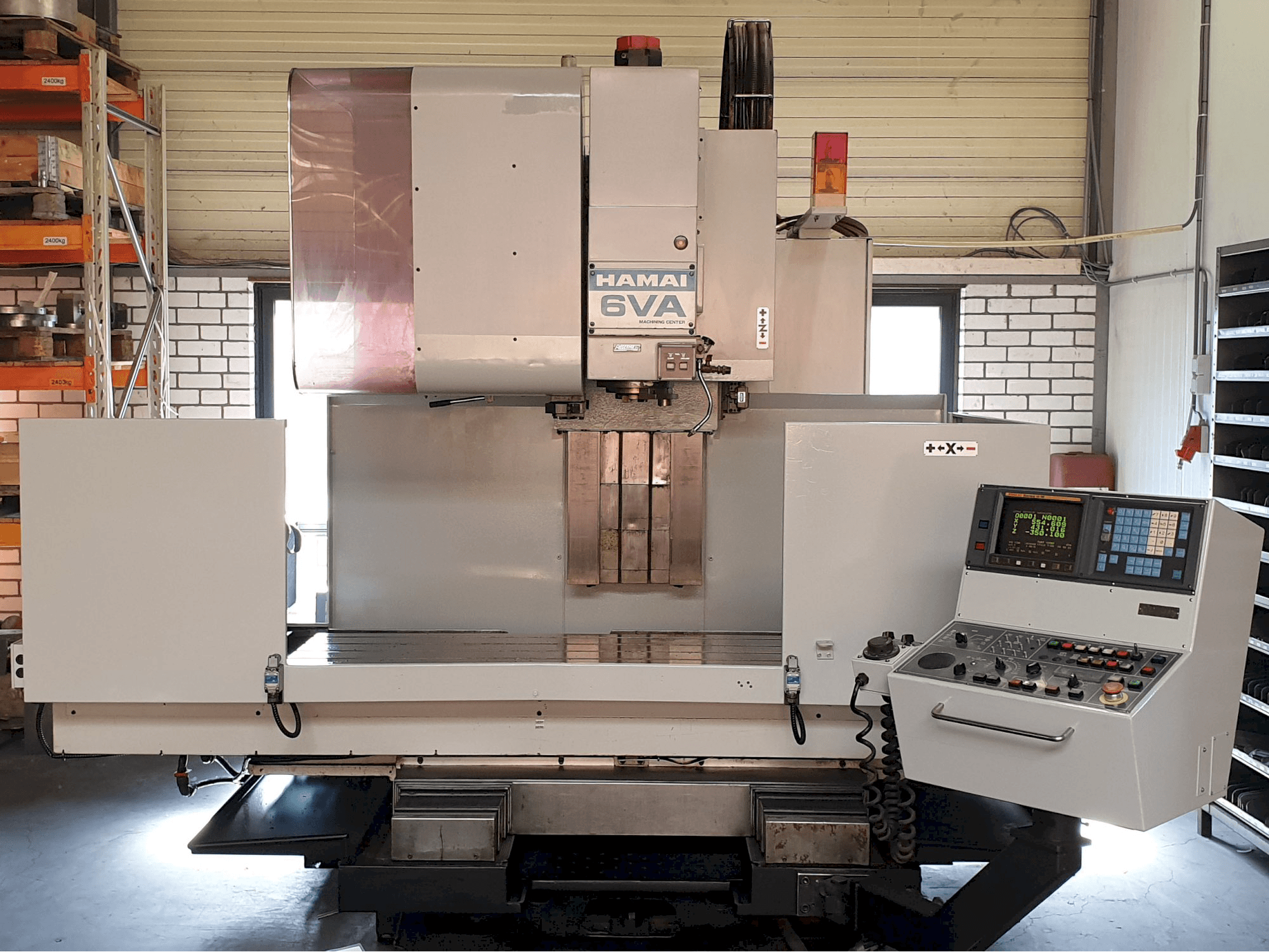 Frontansicht der HAMAI MC-6VA Maschine