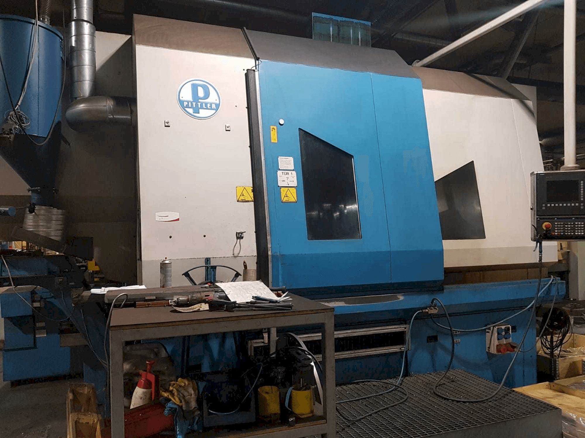 Frontansicht der Pittler PV 1000 Maschine