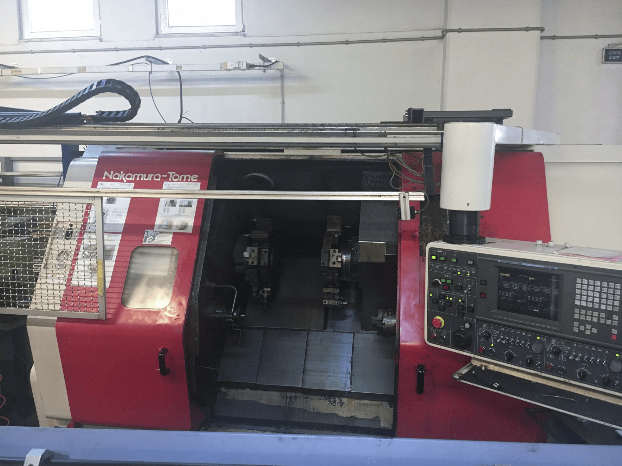 Frontansicht 1 der NAKAMURA-TOME TW-20 MMY Maschine