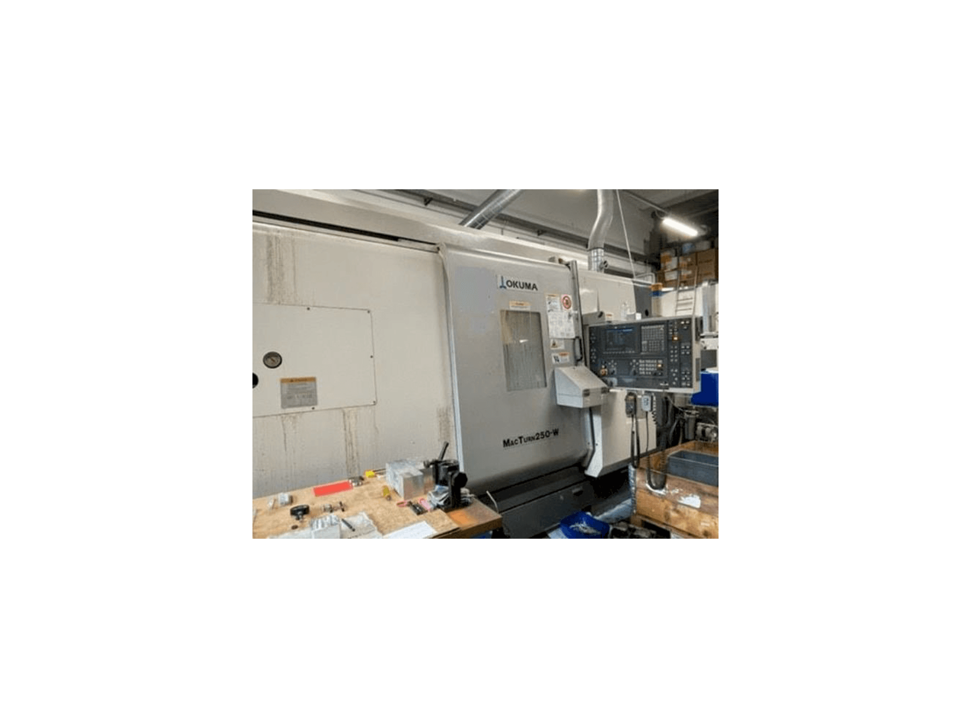 Frontansicht der Okuma MACTURN 250W Maschine