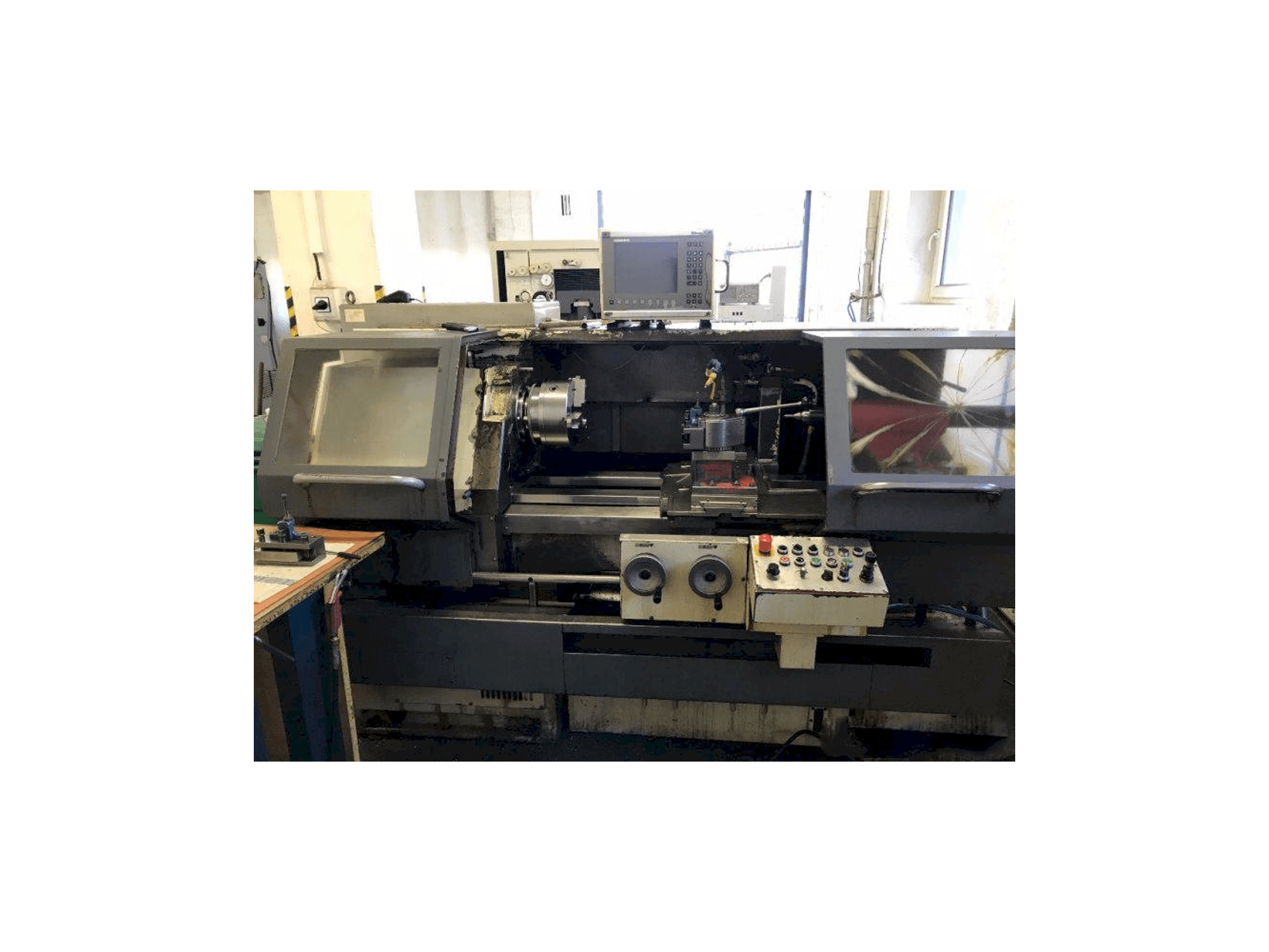 Frontansicht der KOVOSVIT MAS Masturn MT 50/800 Maschine