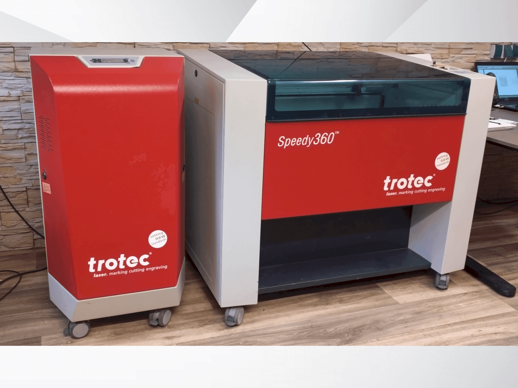 Frontansicht der Trotec Speedy 360 Maschine