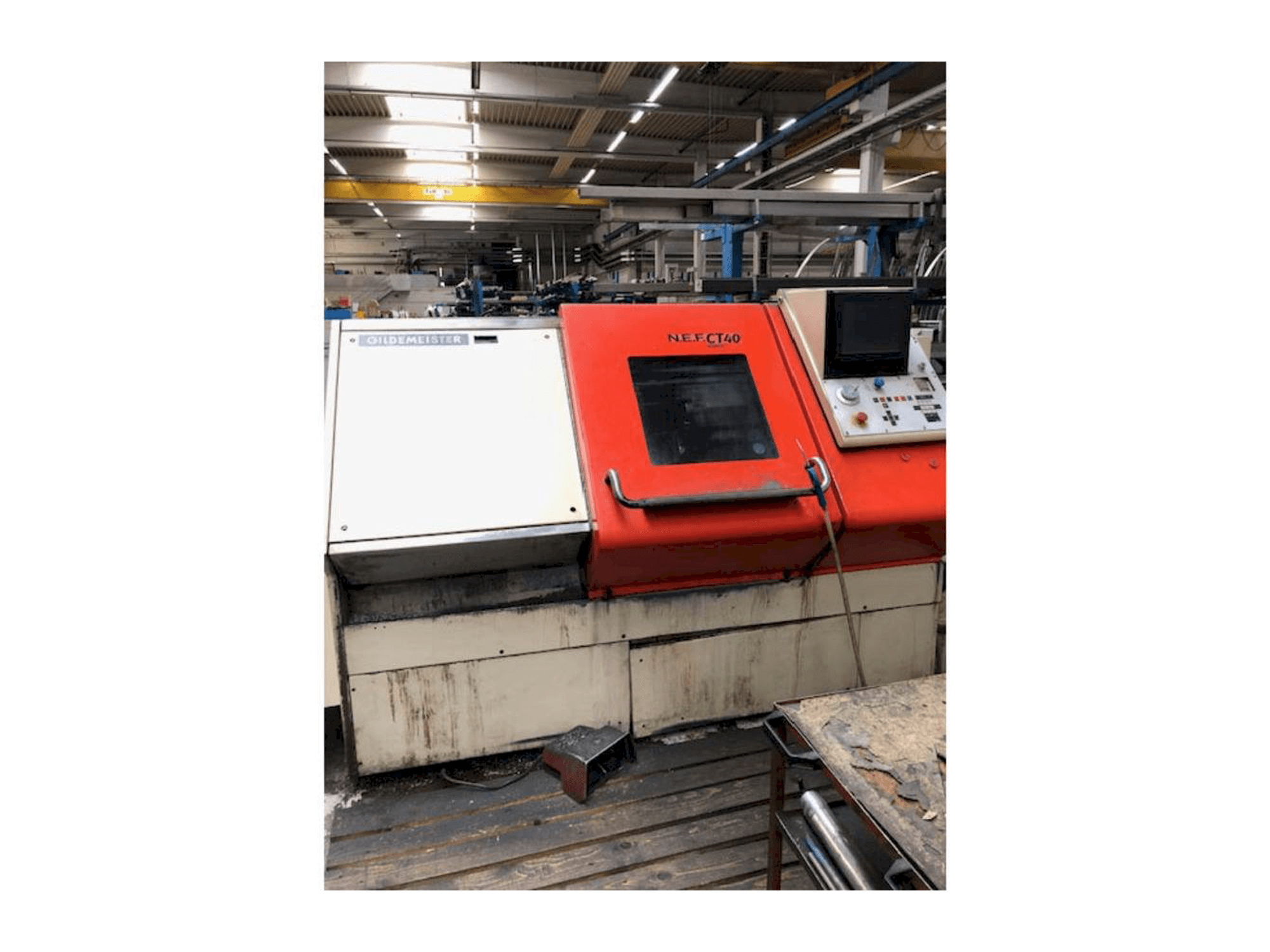 Frontansicht der Gildemeister NEF CT 40 Maschine