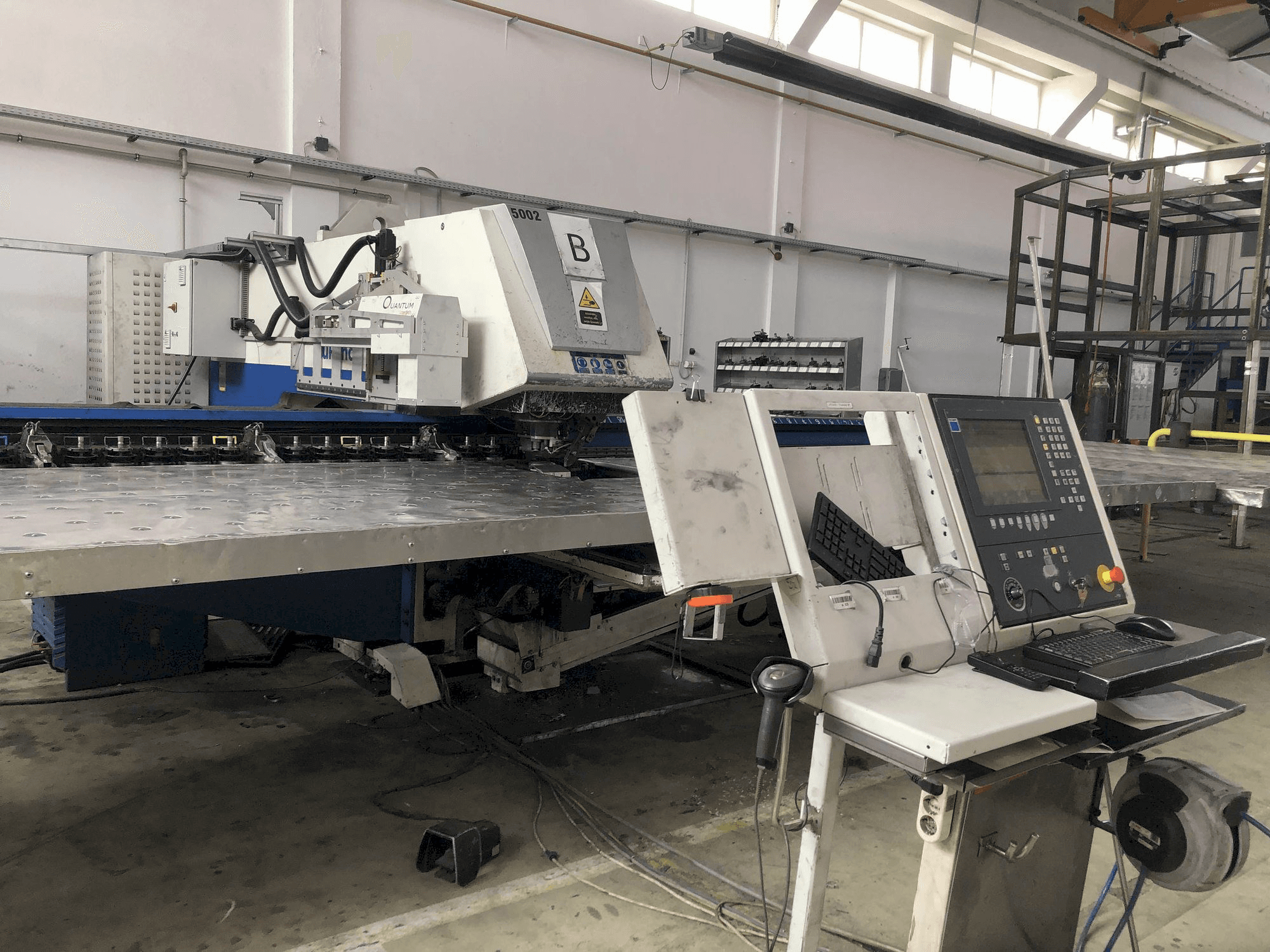 Frontansicht der Trumpf Trupunch 5000 Maschine
