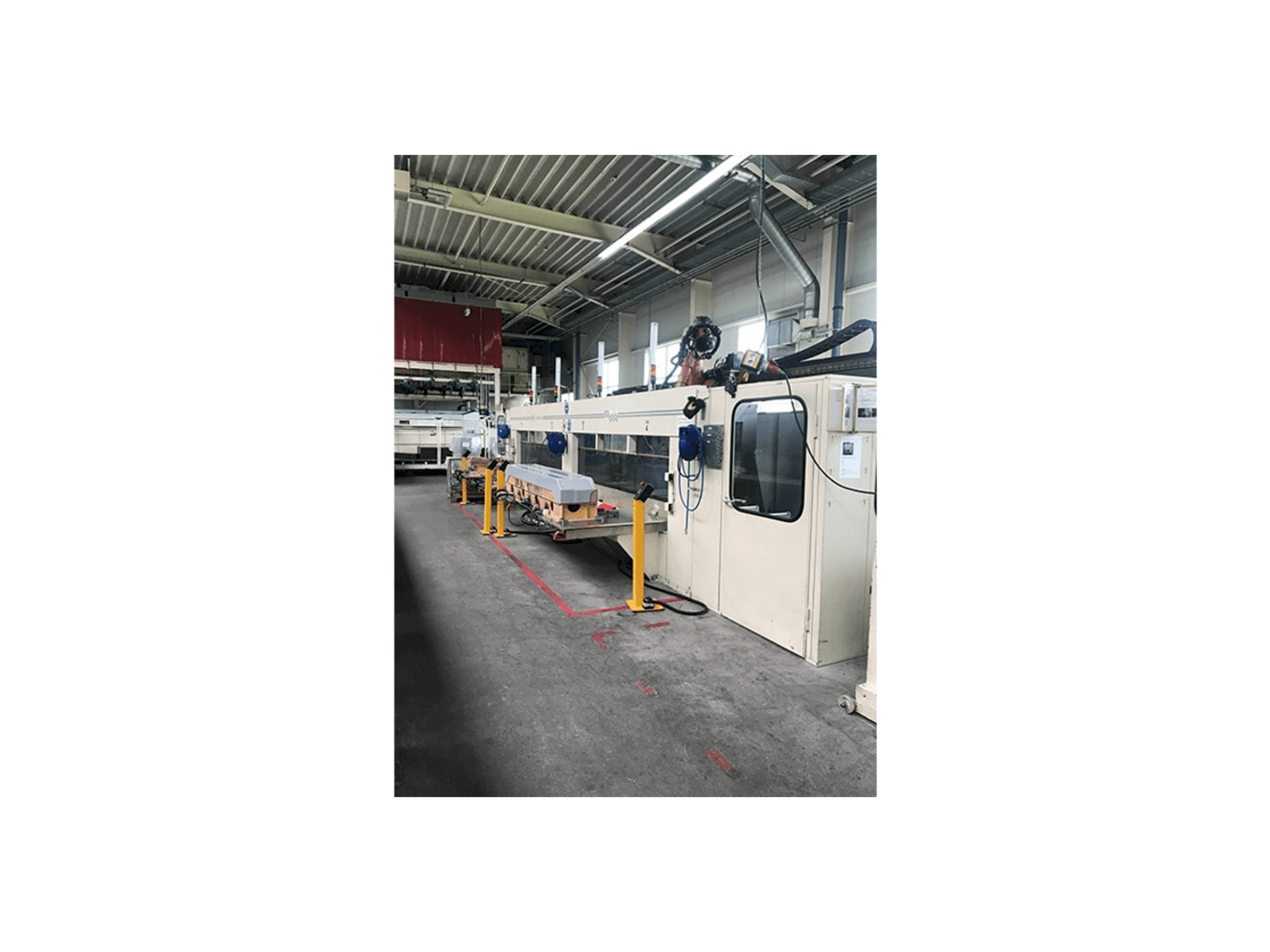 Rechte Seitenansicht der MAKA MROB 60 Jet Maschine