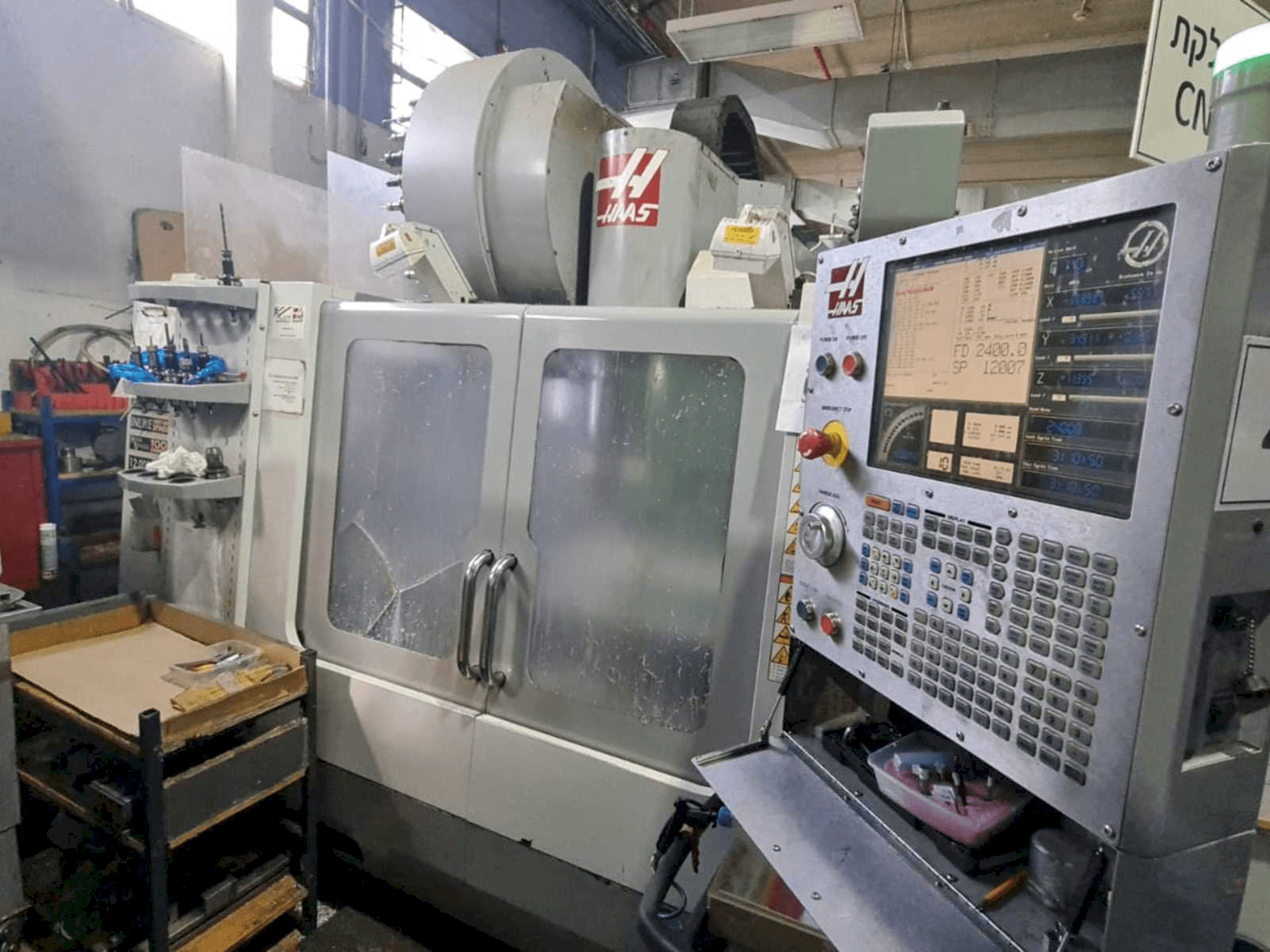 Frontansicht der HAAS VF-3SS Maschine