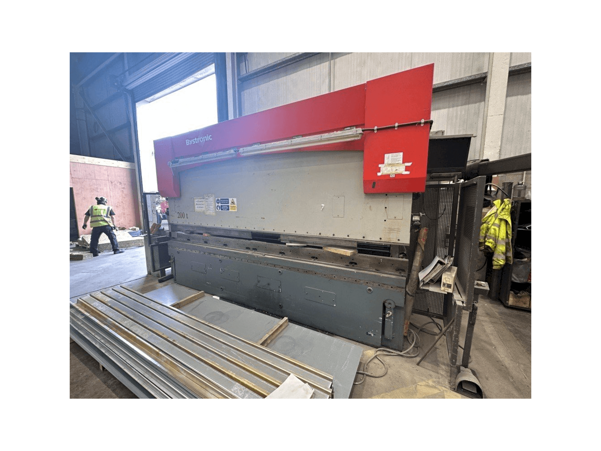 Frontansicht der Bystronic PR 200 x 4100 Maschine