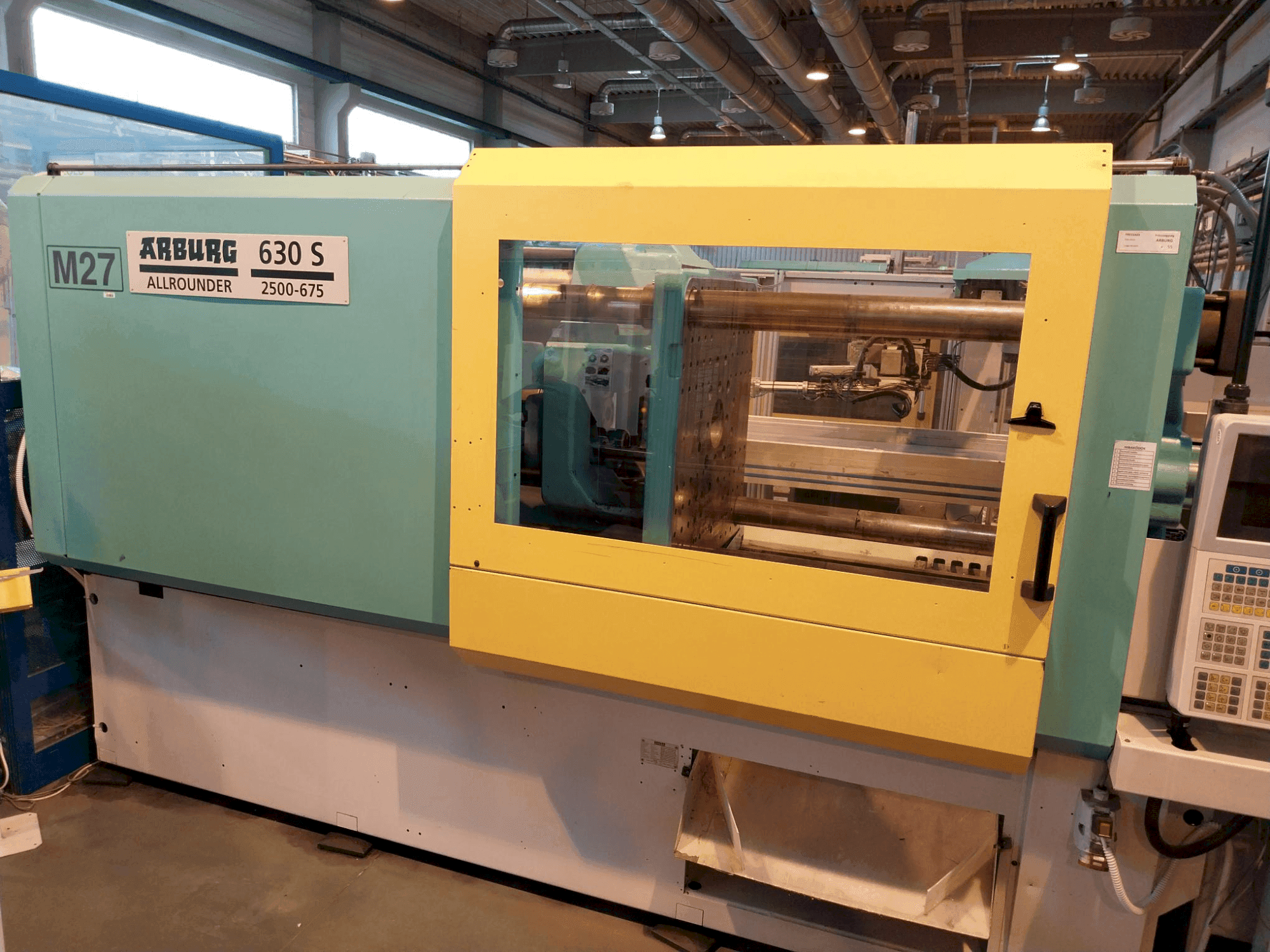 Frontansicht der Arburg Allrounder 630S 2500-675 Maschine