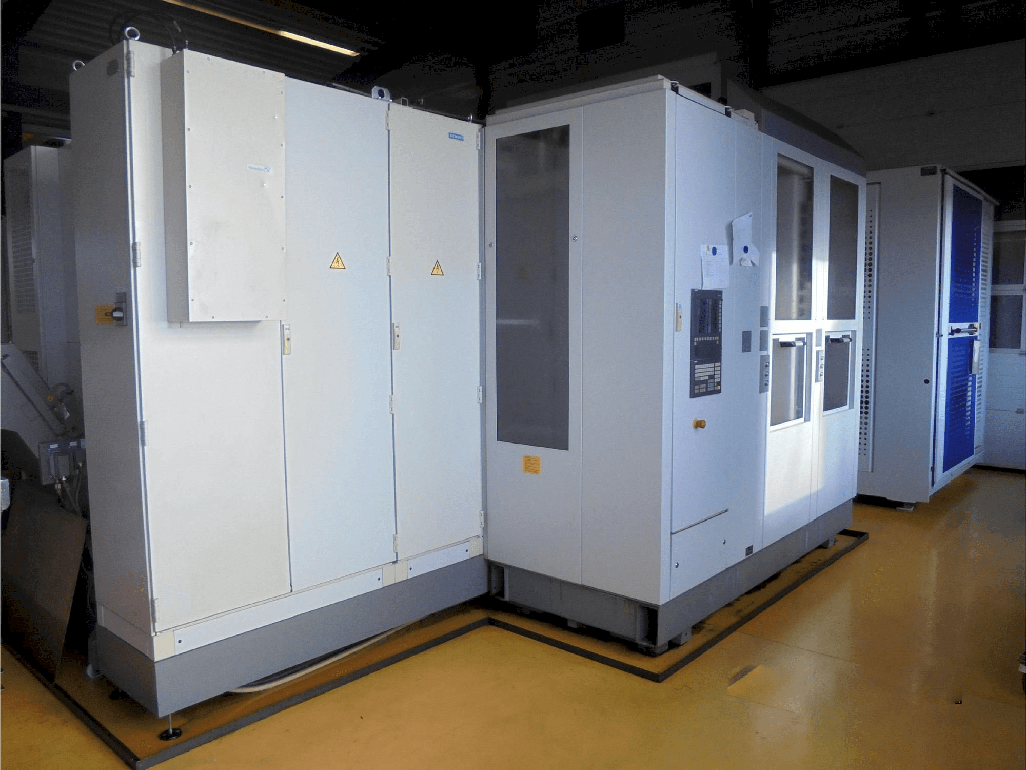 Frontansicht der Heckert HEC500D XXL Maschine