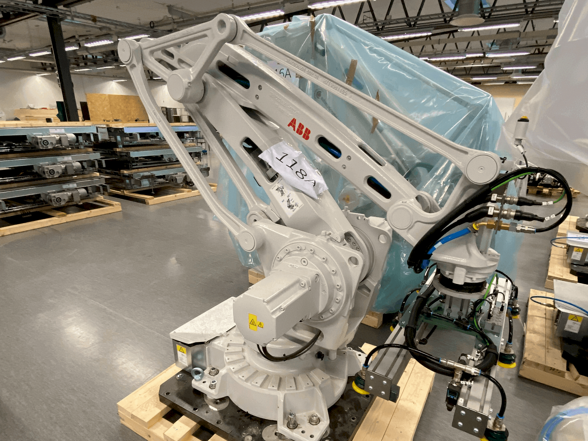 Frontansicht der ABB IRB 460-110/2.4 Maschine