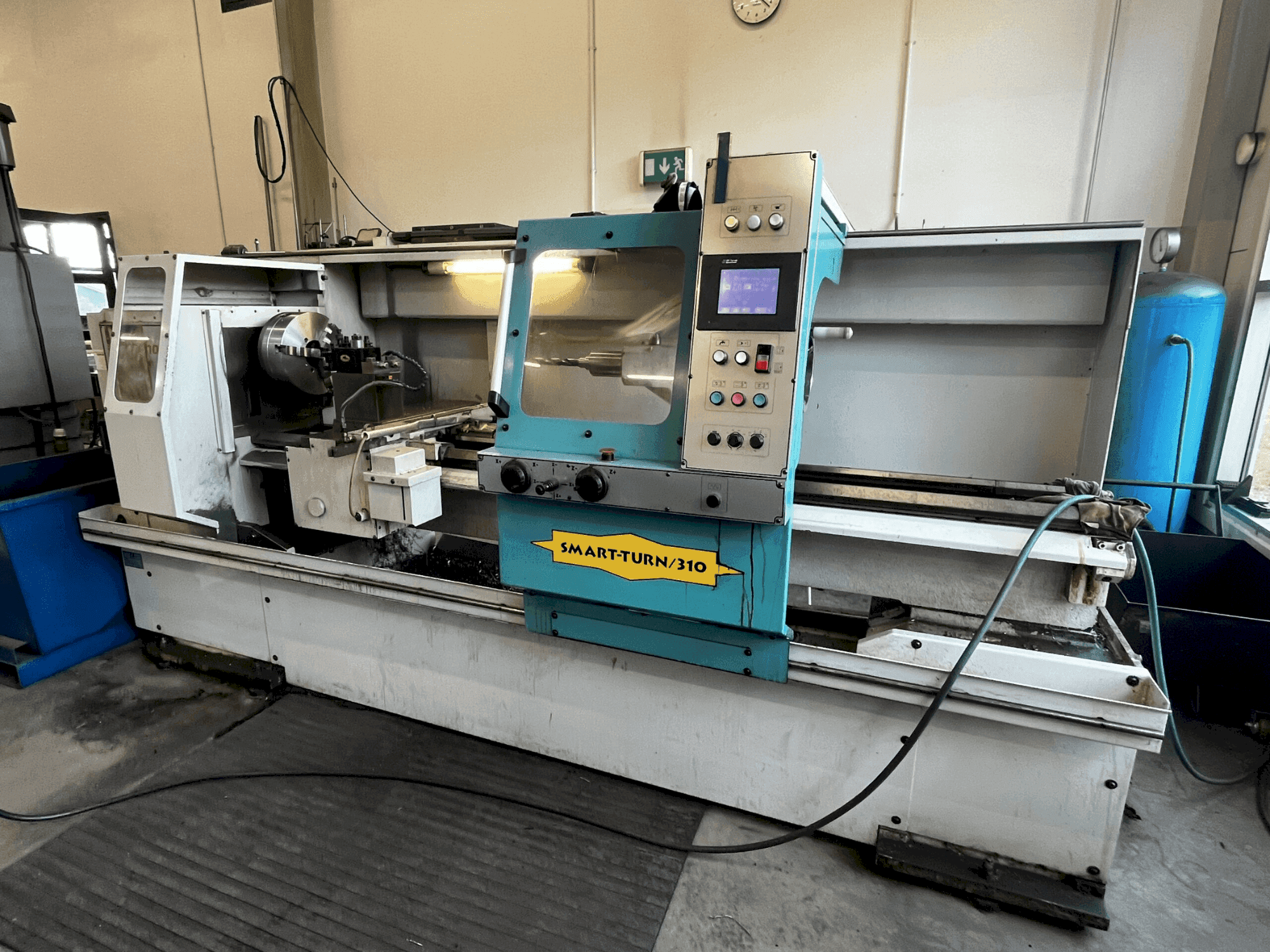 Frontansicht der Pinacho Smart Turn 310 / 2000 Maschine