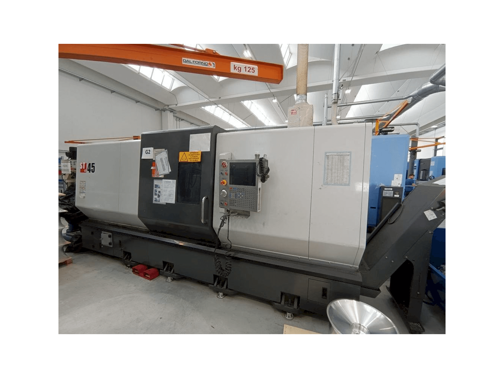 Frontansicht der HAAS ST 45 Maschine