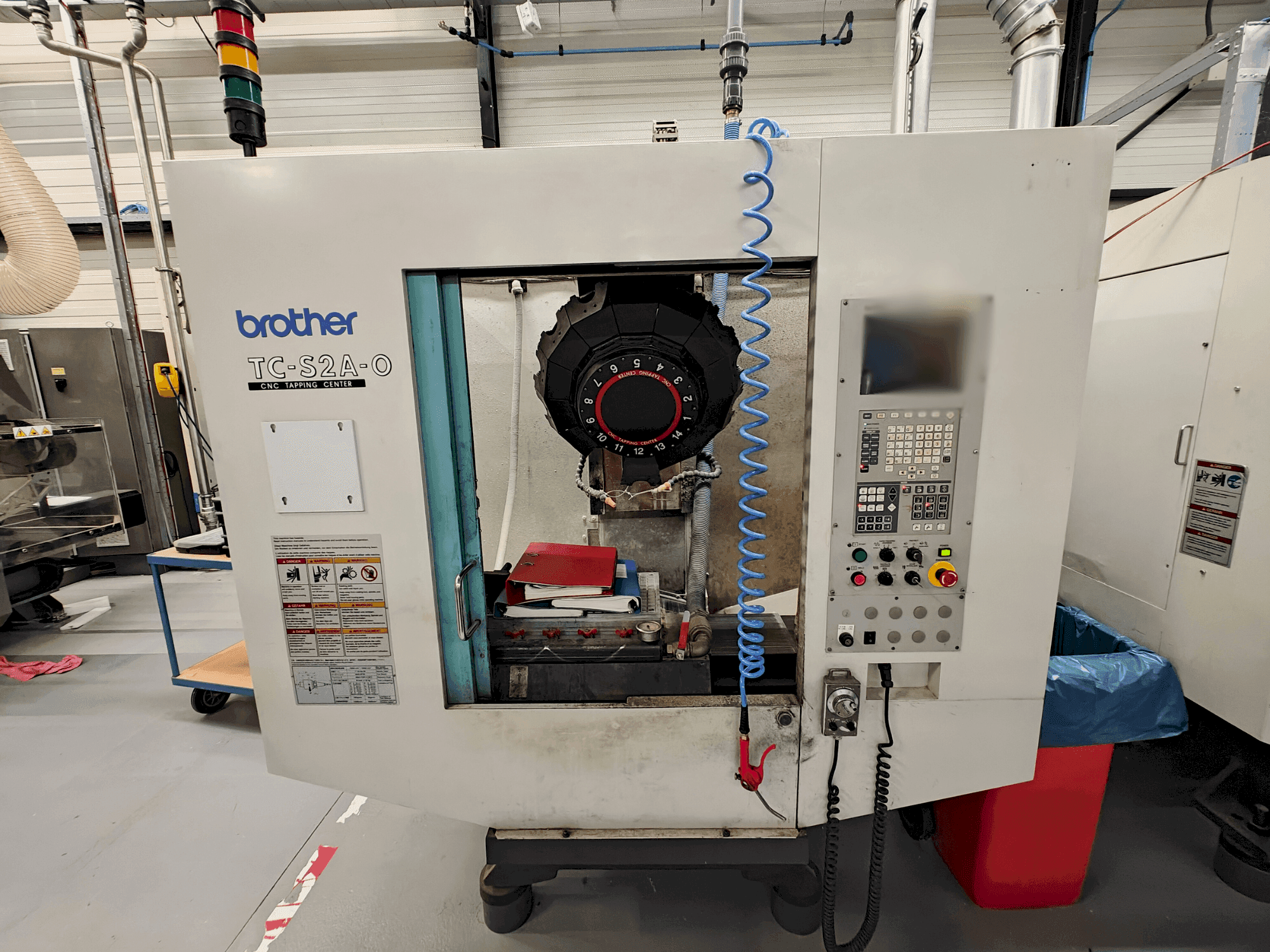 Frontansicht der Brother C-S2A-O Maschine