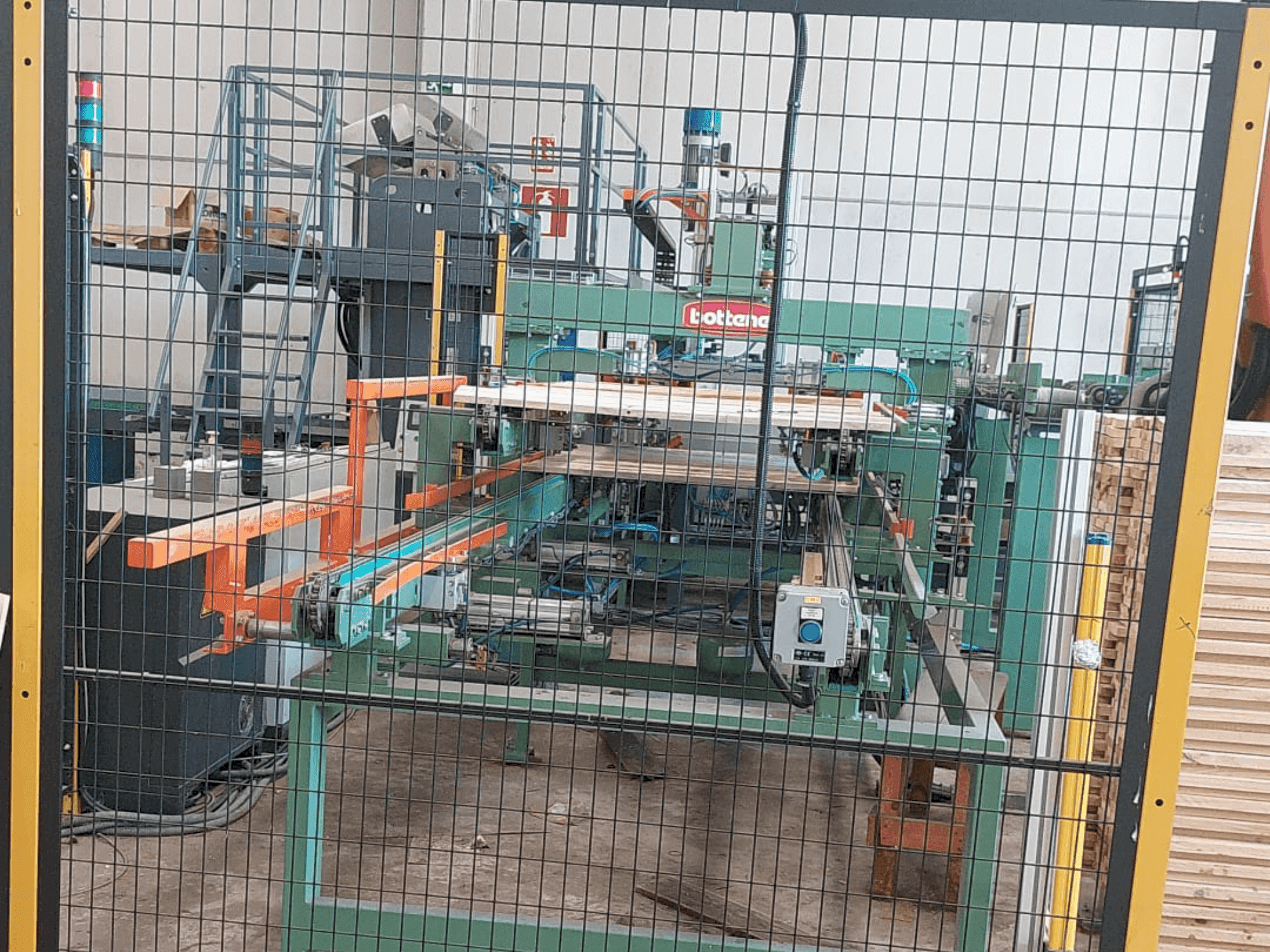 Frontansicht der MAQUINARIA LDM VPS 2103 Maschine