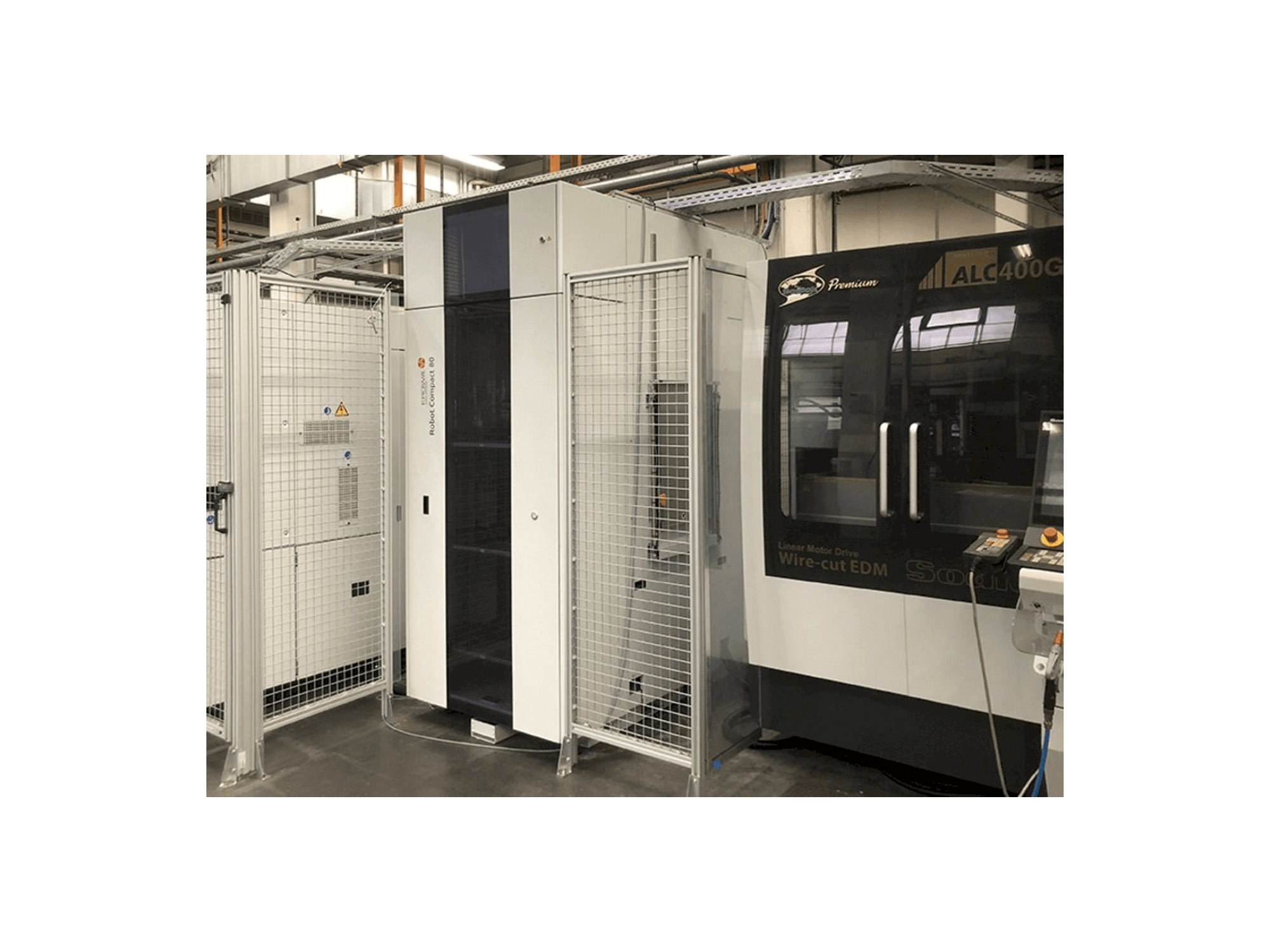 Frontansicht der Sodick ALC400G Maschine