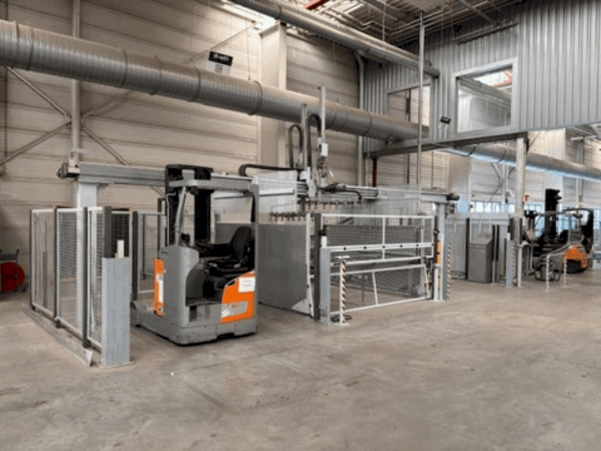 Frontansicht der LIGMATECH VKF-100/25/13/R/2/1 Maschine