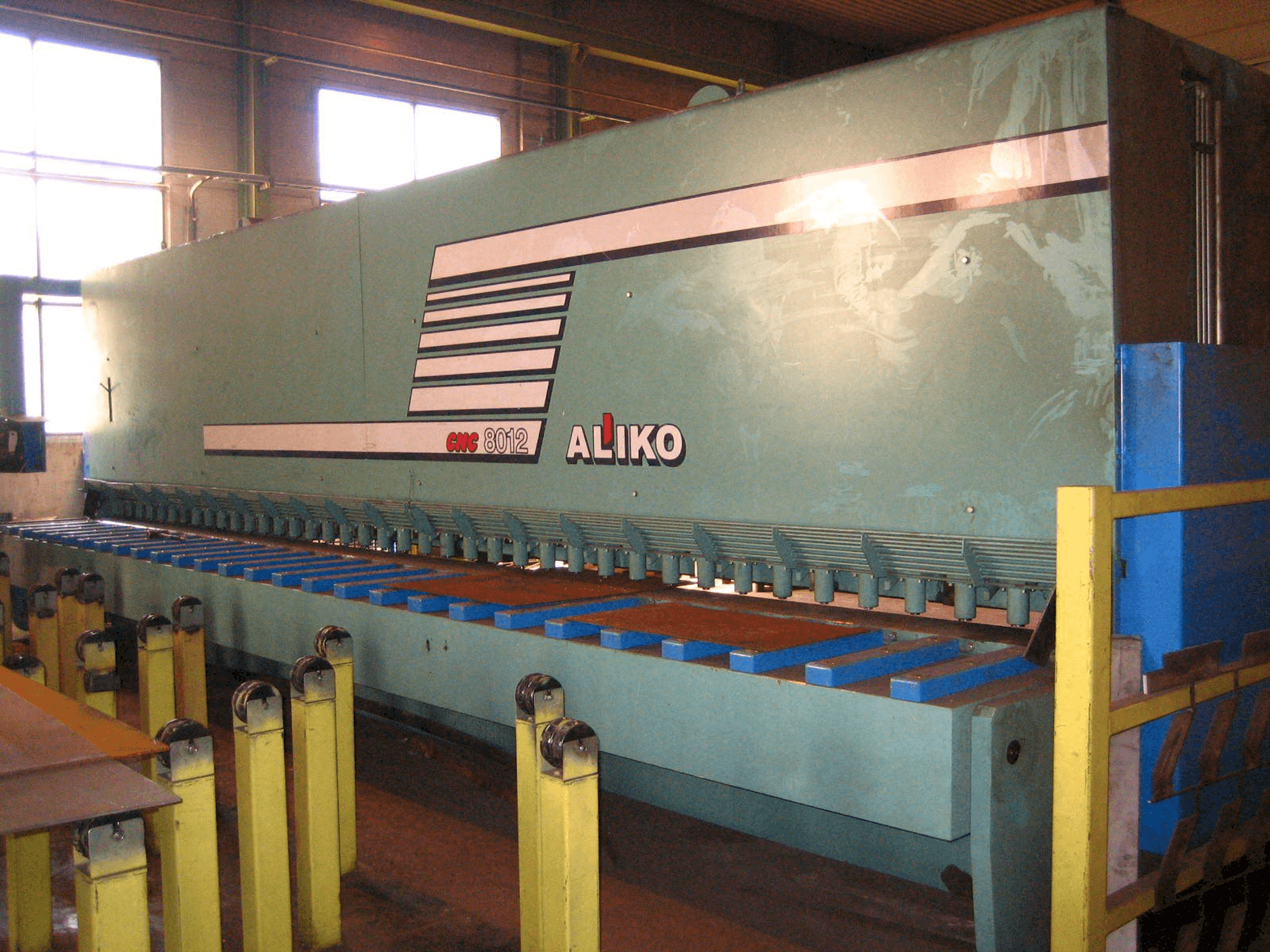 Frontansicht der ALIKO 8000/12 Maschine