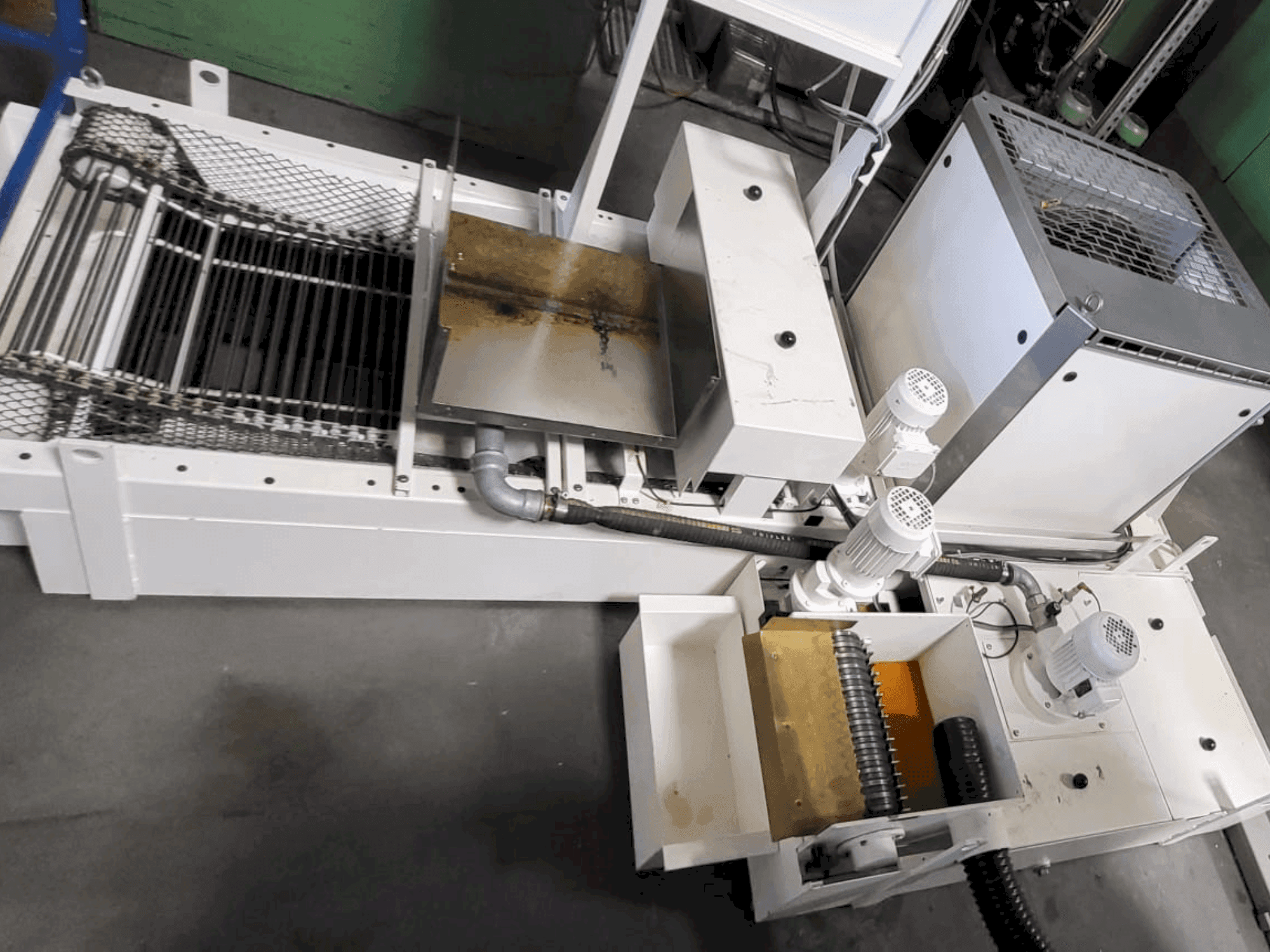 Frontansicht der VOUMARD VM 110 CNC T Maschine