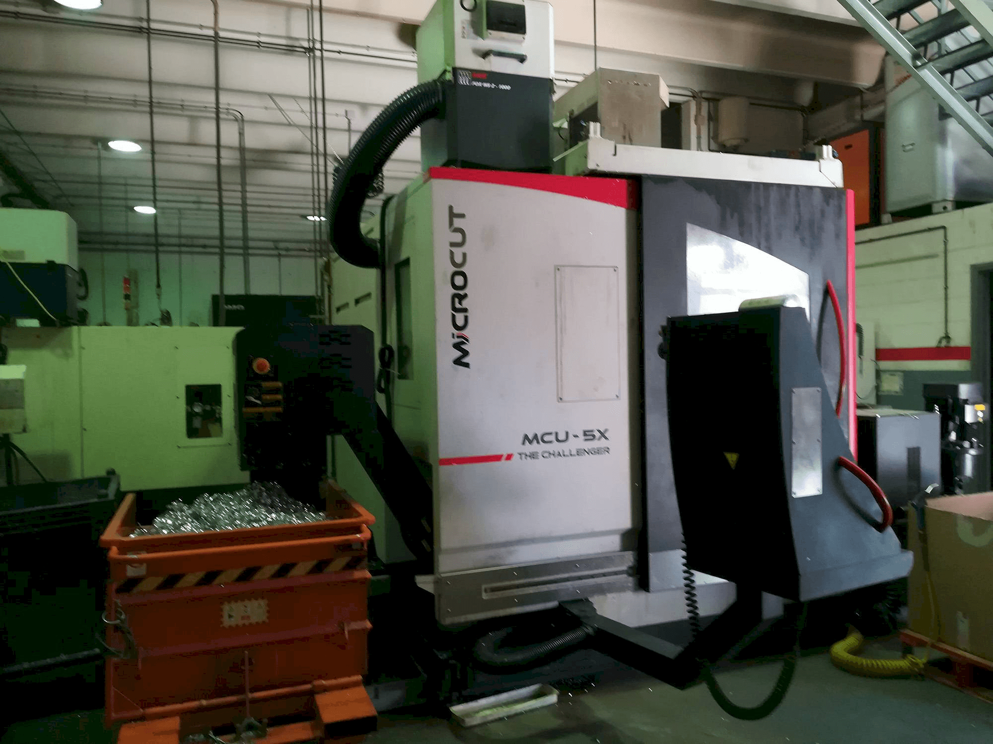 Frontansicht der MICROCUT MCU-5X Maschine