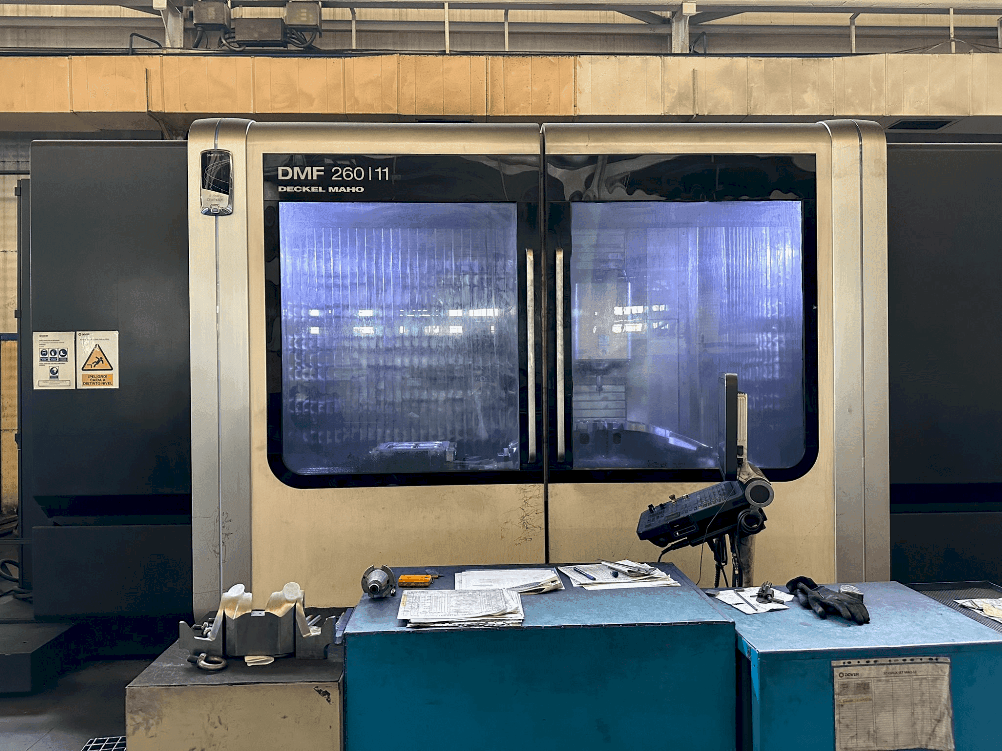 Frontansicht der DMG MORI DMF 260-11 (2014) Maschine