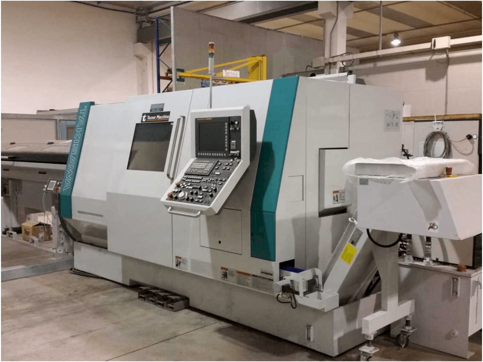 Frontansicht der Takisawa TMMY-250 M1 Maschine